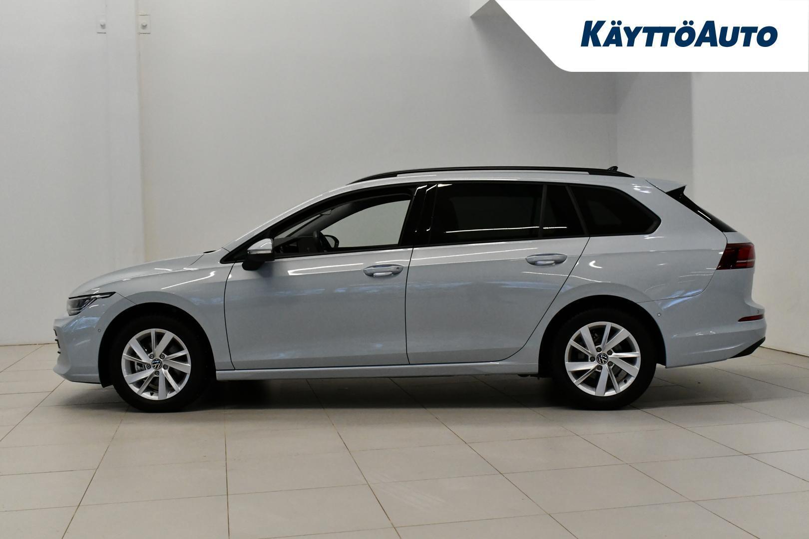 VOLKSWAGEN Golf Variant 2025