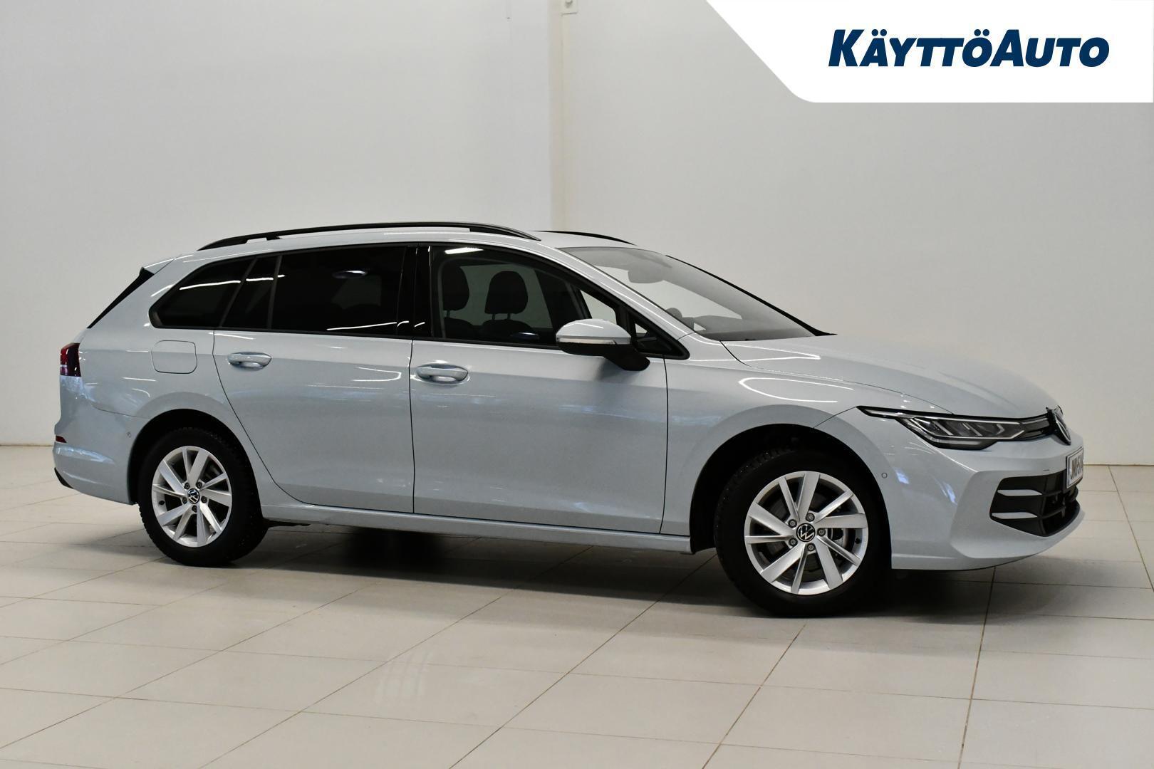 VOLKSWAGEN Golf Variant 2025