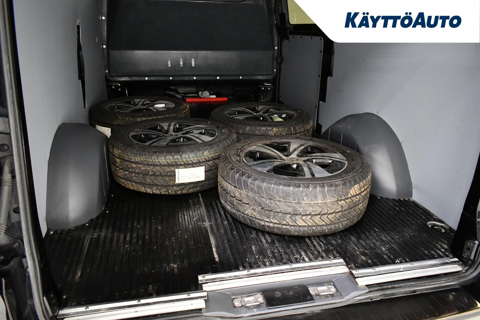 MERCEDES-BENZ Vito 2023