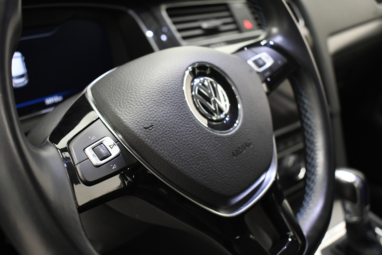 VOLKSWAGEN Golf 2019