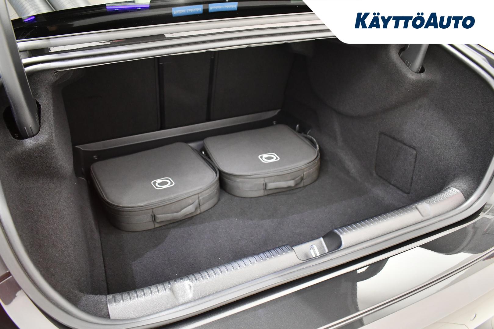 MERCEDES-BENZ EQE 2023