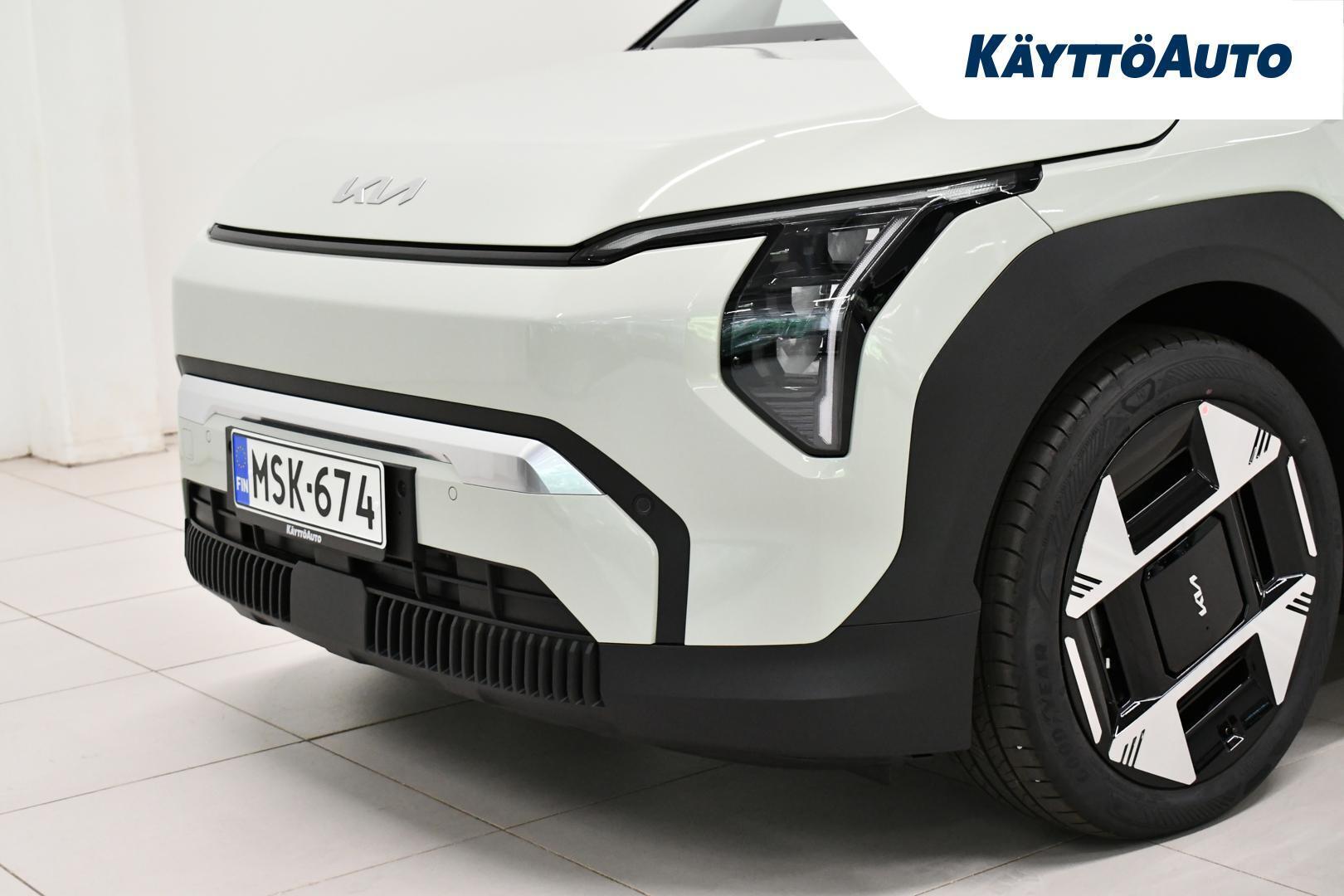 KIA EV3 5