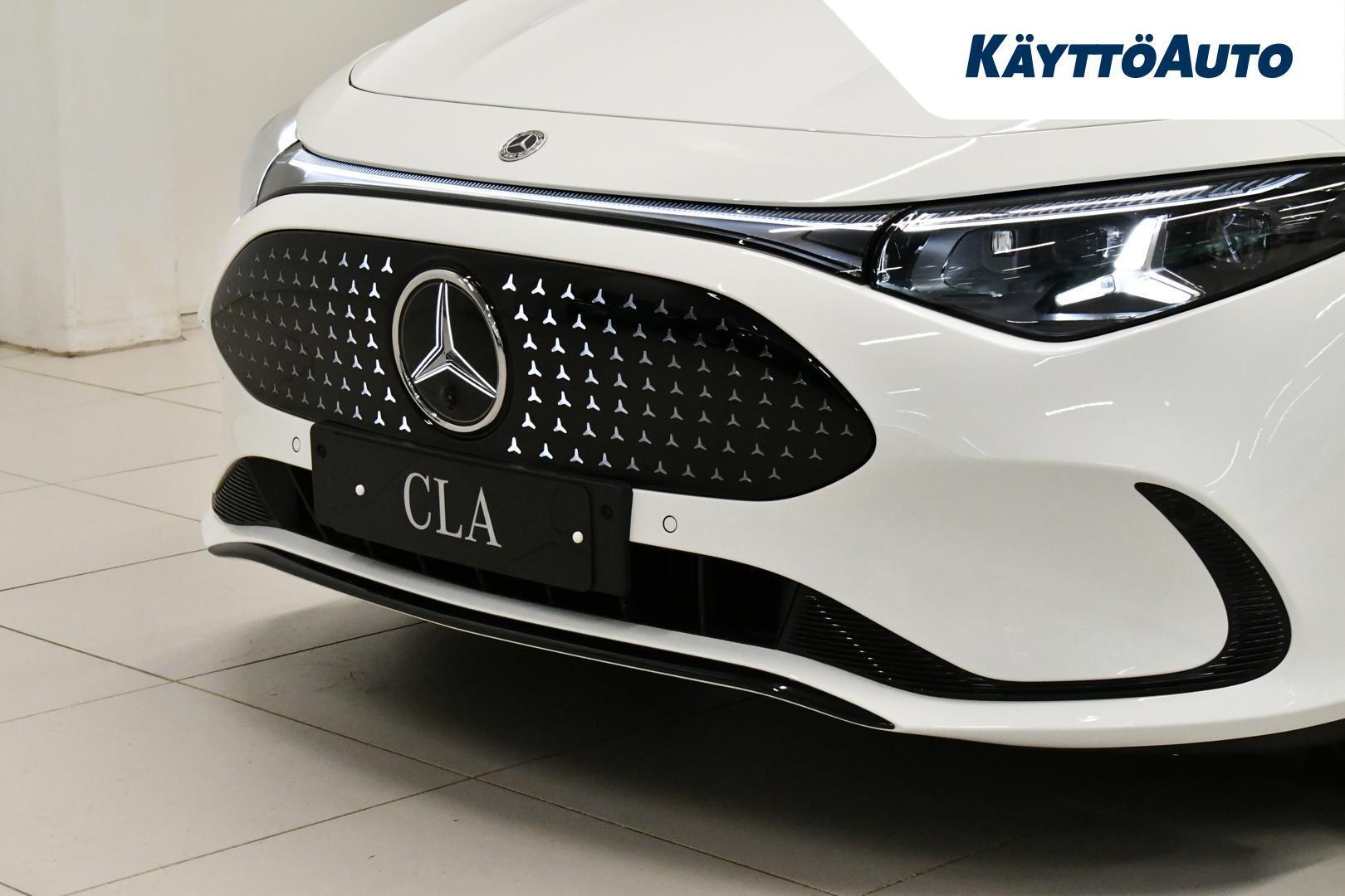 MERCEDES-BENZ CLA 8
