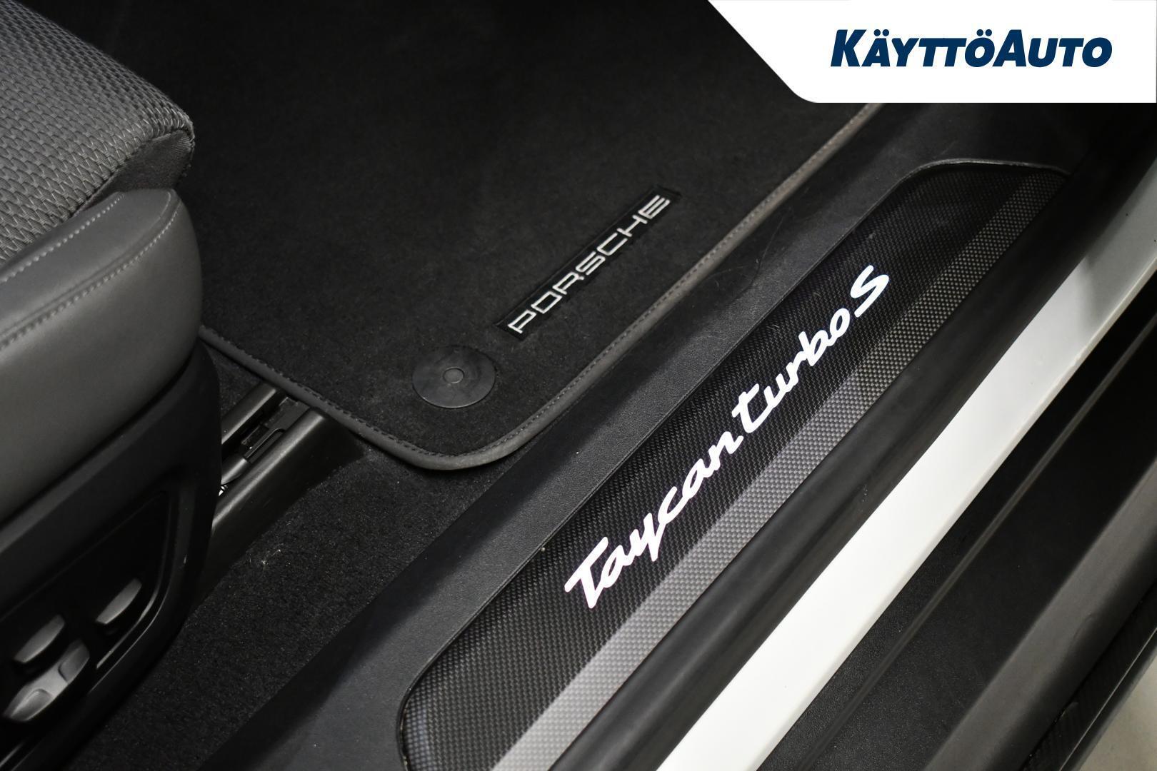 PORSCHE TAYCAN 2020