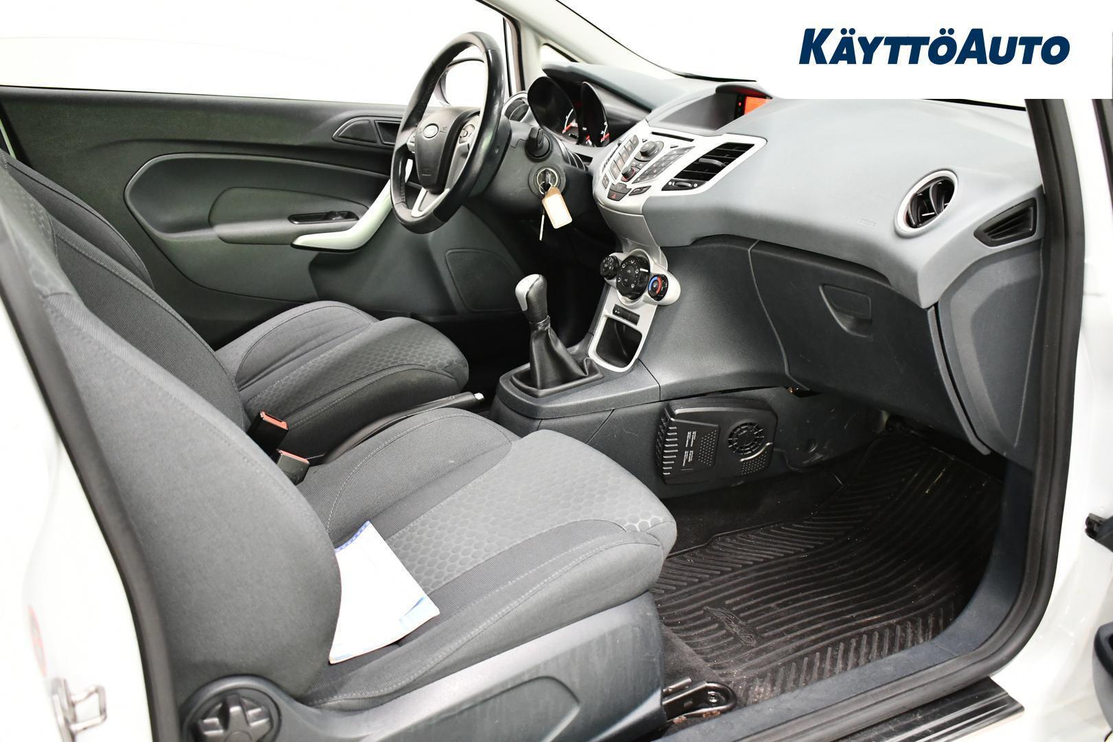 FORD FIESTA VAN 2010