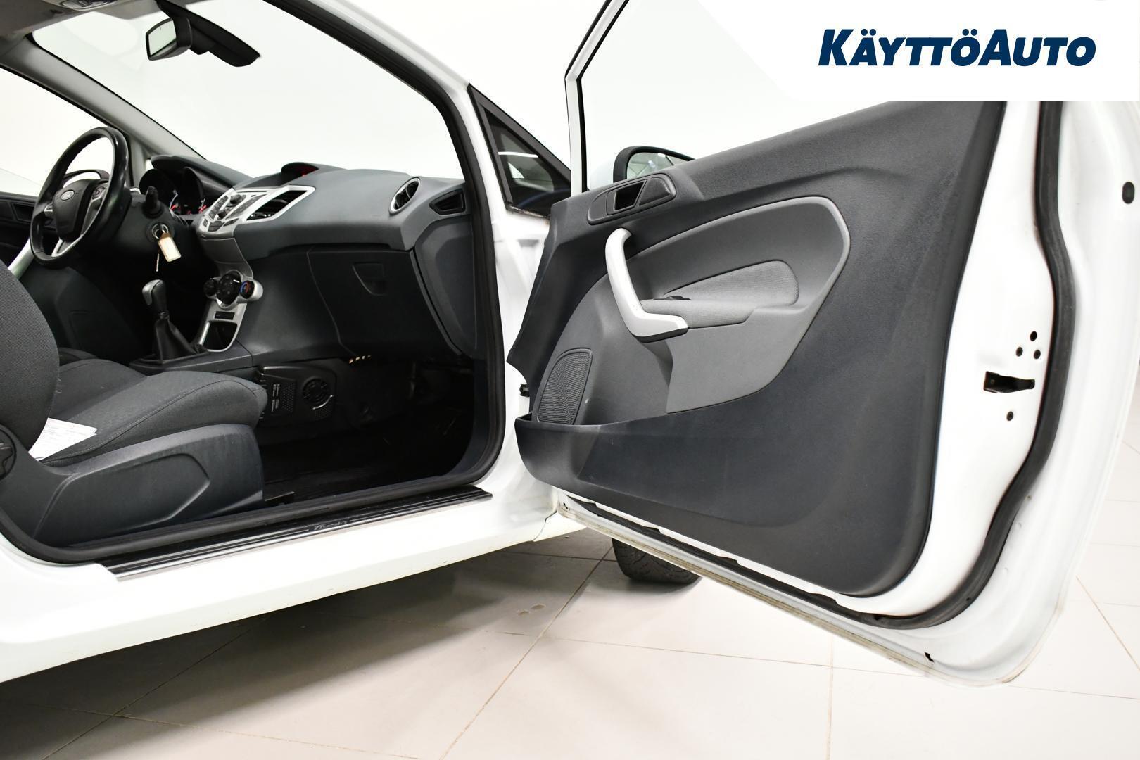 FORD FIESTA VAN 2010