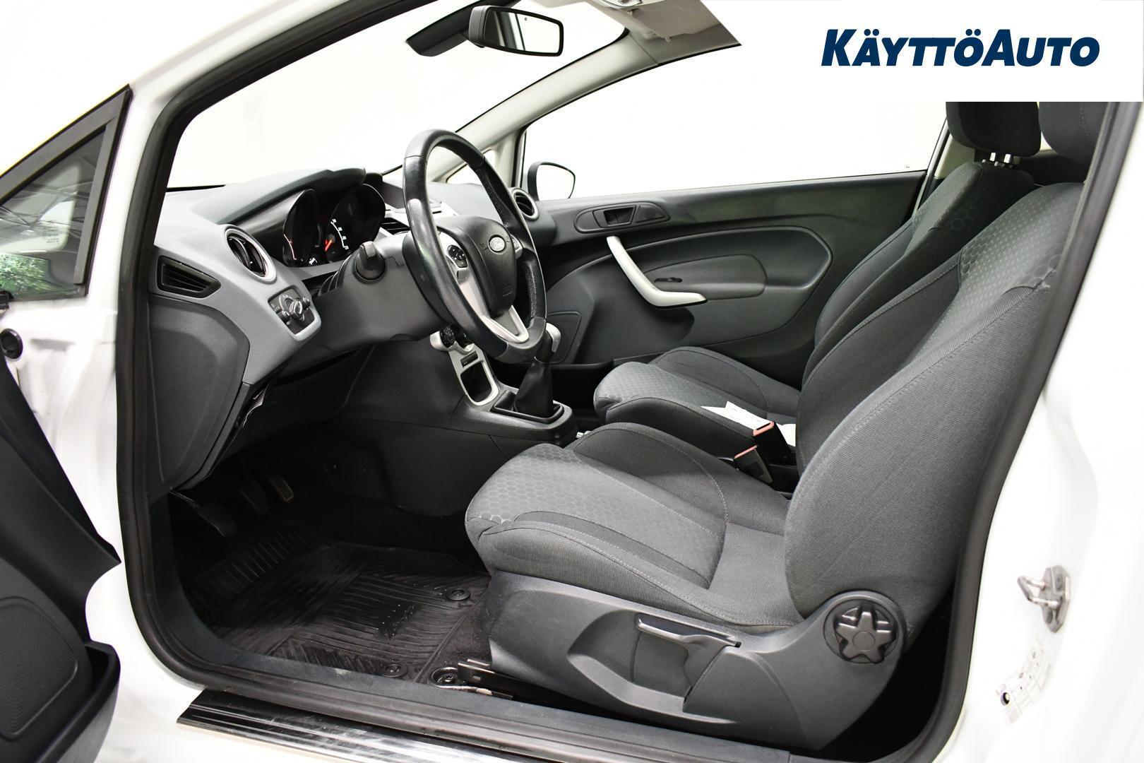 FORD FIESTA VAN 2010