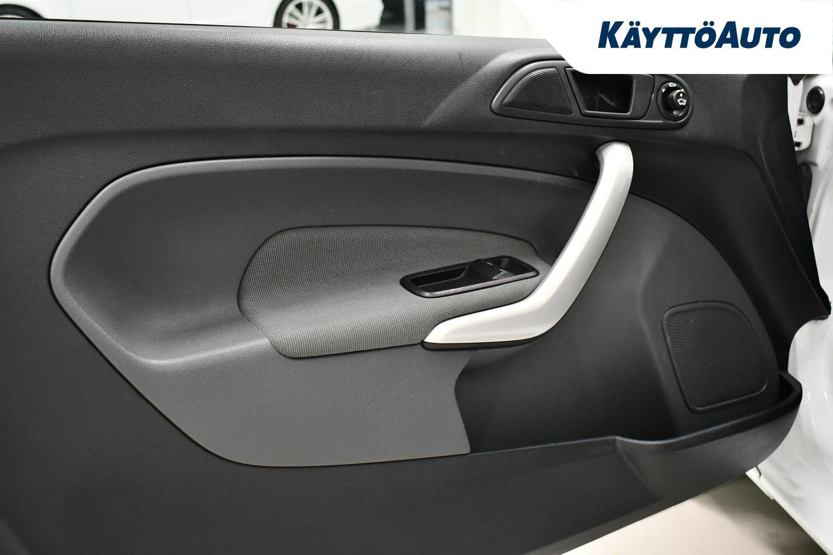 FORD FIESTA VAN 2010