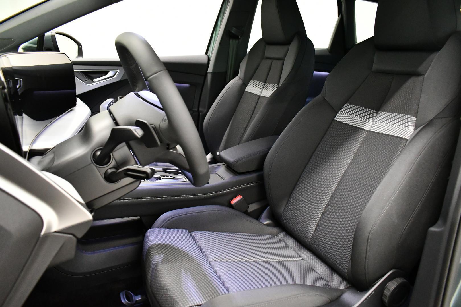 AUDI Q4 e-tron 11