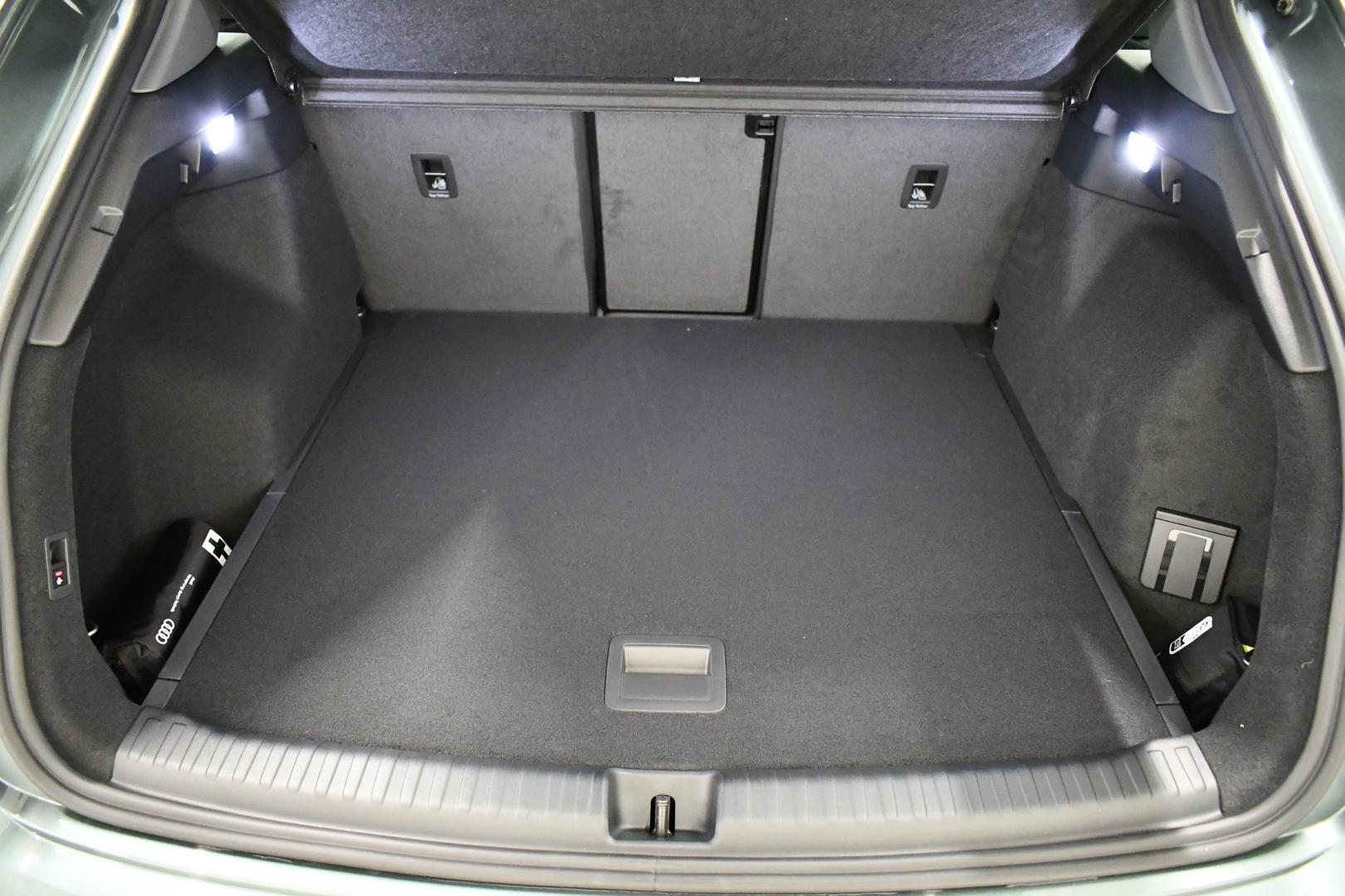 AUDI Q4 e-tron 14