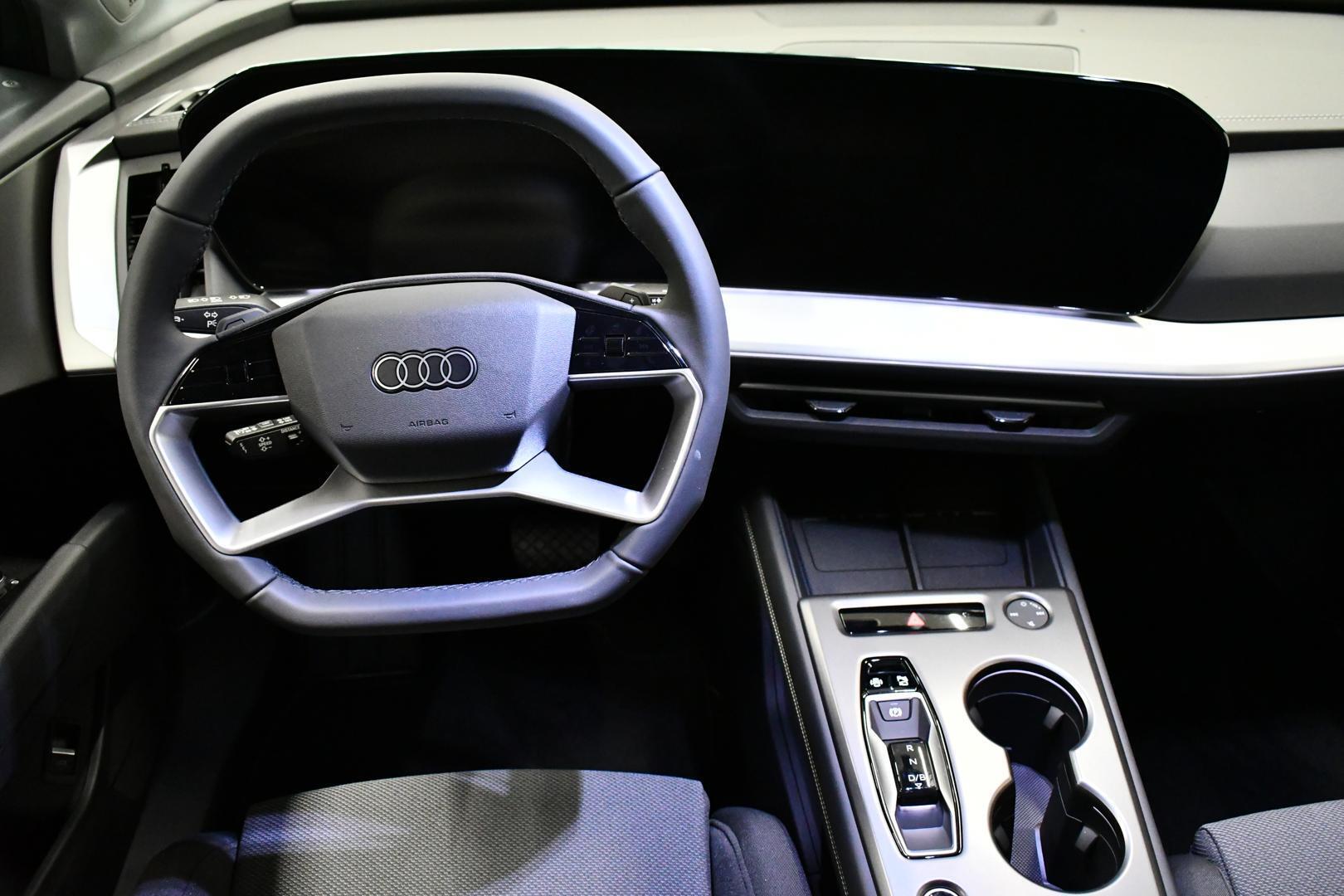 AUDI Q4 e-tron 17