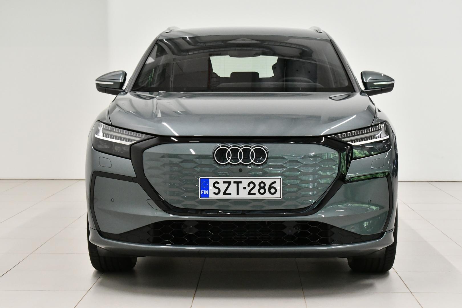 AUDI Q4 e-tron 4