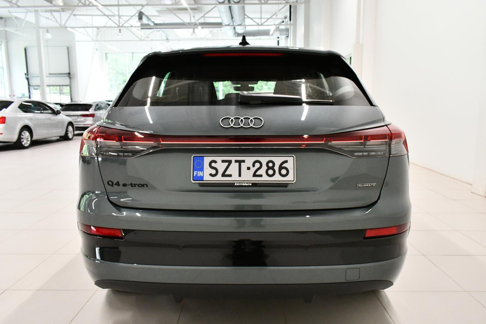 AUDI Q4 e-tron 7