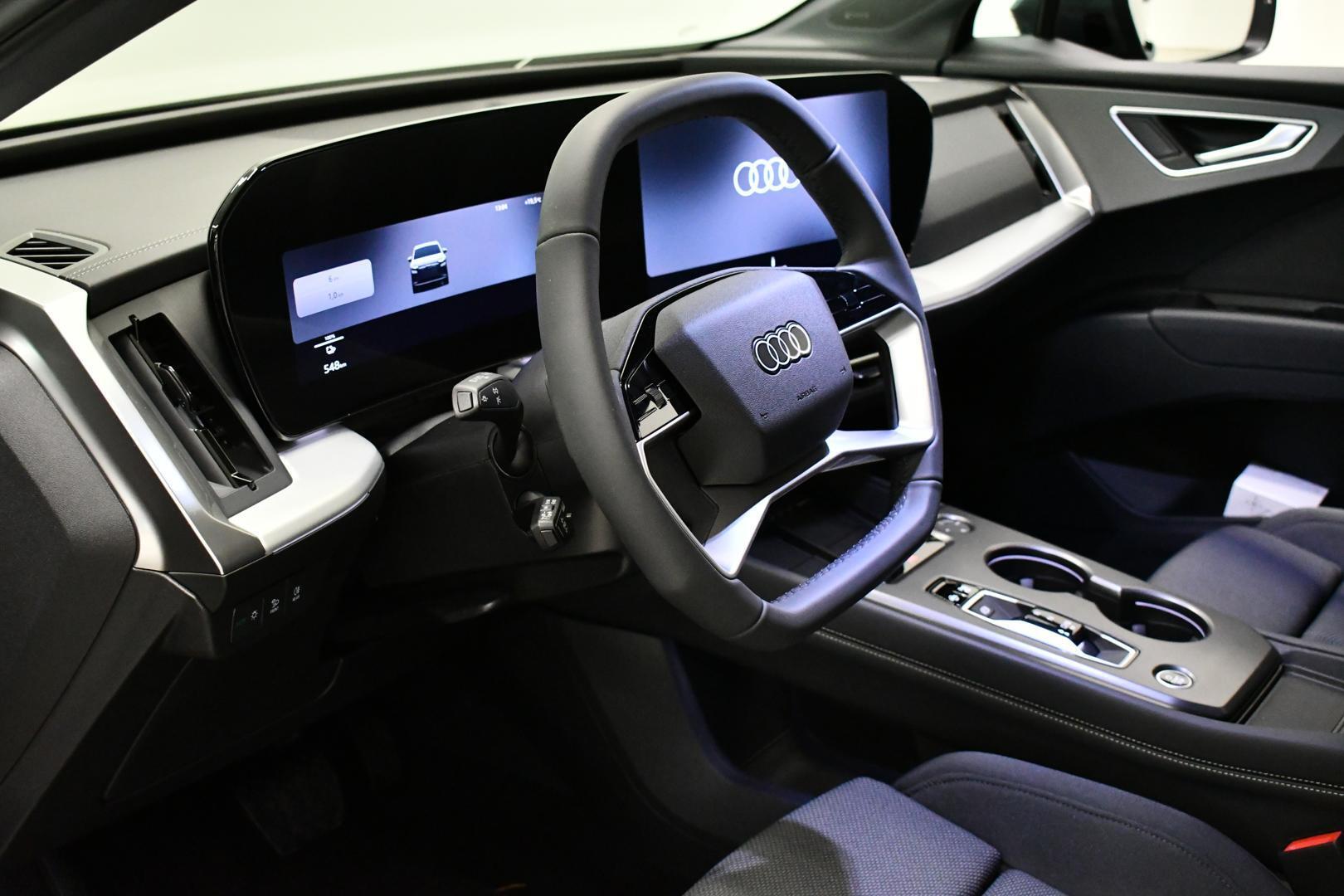 AUDI Q4 e-tron 9