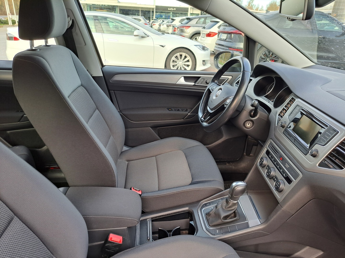 VOLKSWAGEN Golf Sportsvan 2015