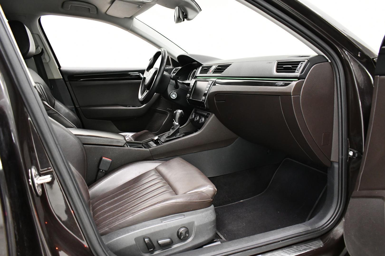 SKODA Superb 2015