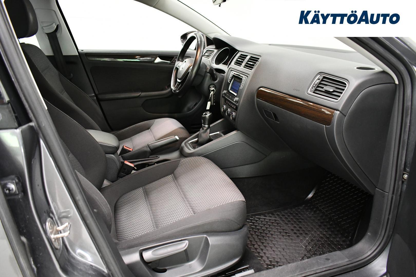 VOLKSWAGEN Jetta 2017