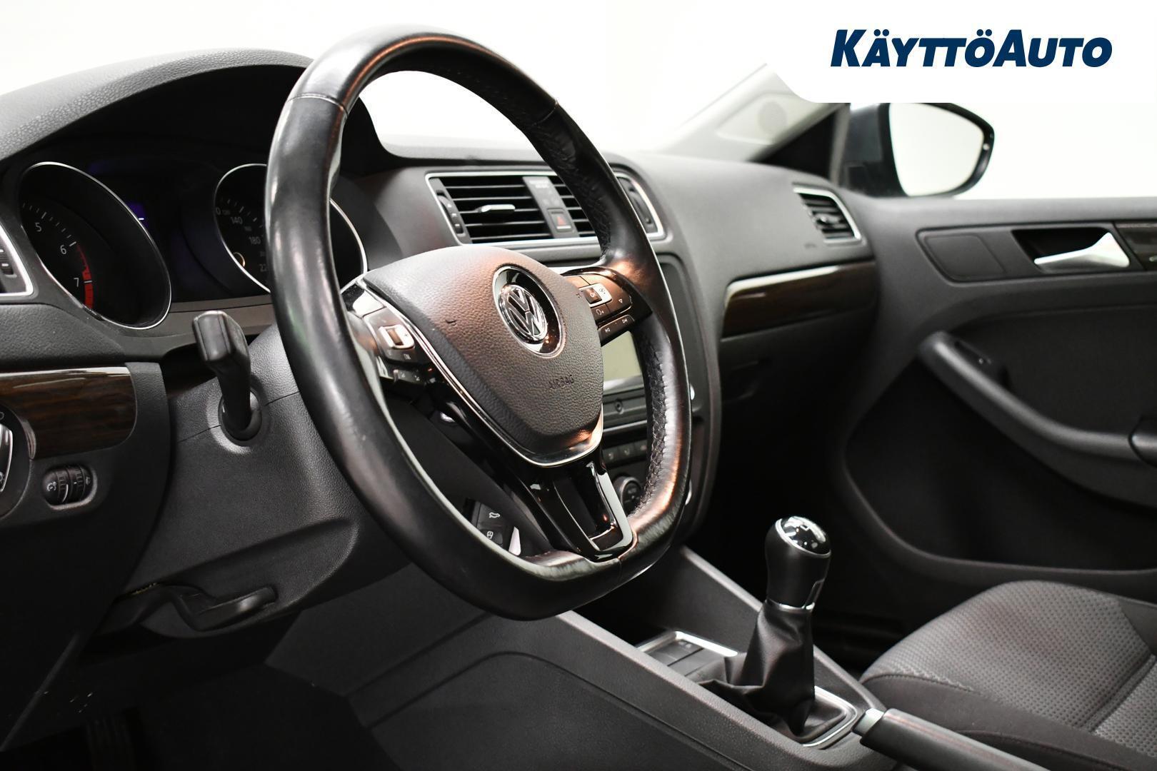VOLKSWAGEN Jetta 2017