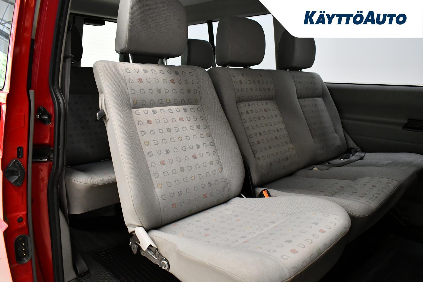 VOLKSWAGEN Caravelle 2002