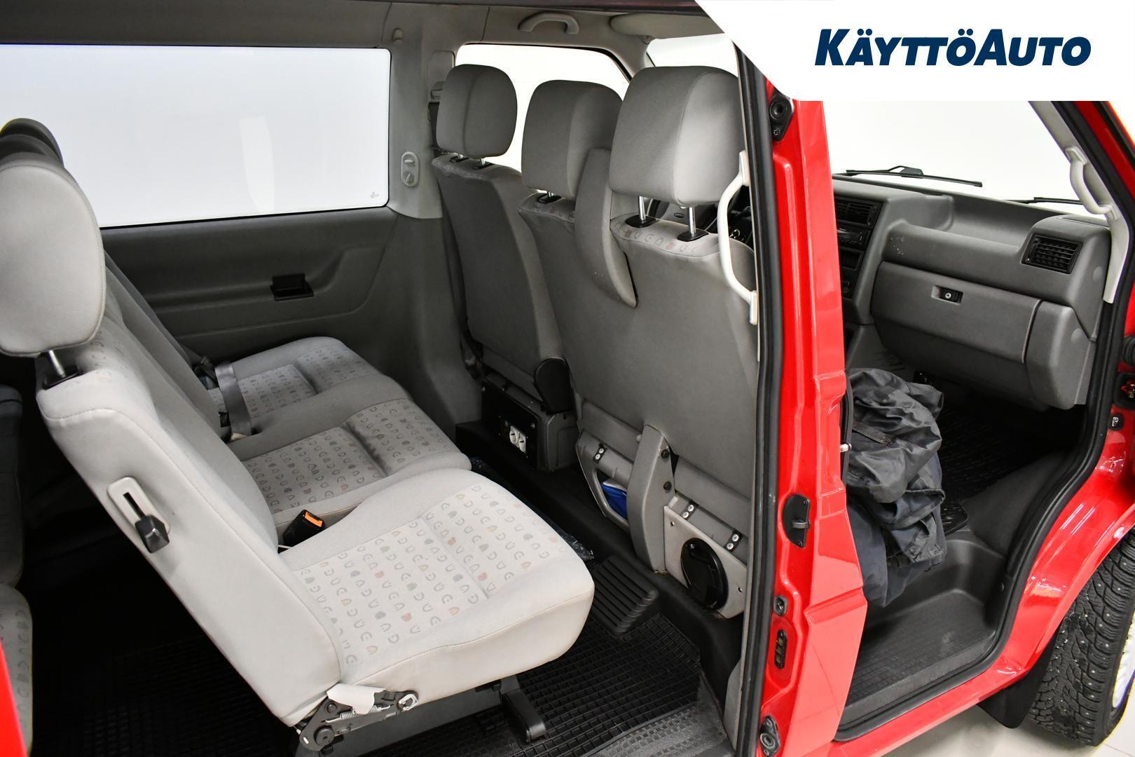 VOLKSWAGEN Caravelle 2002