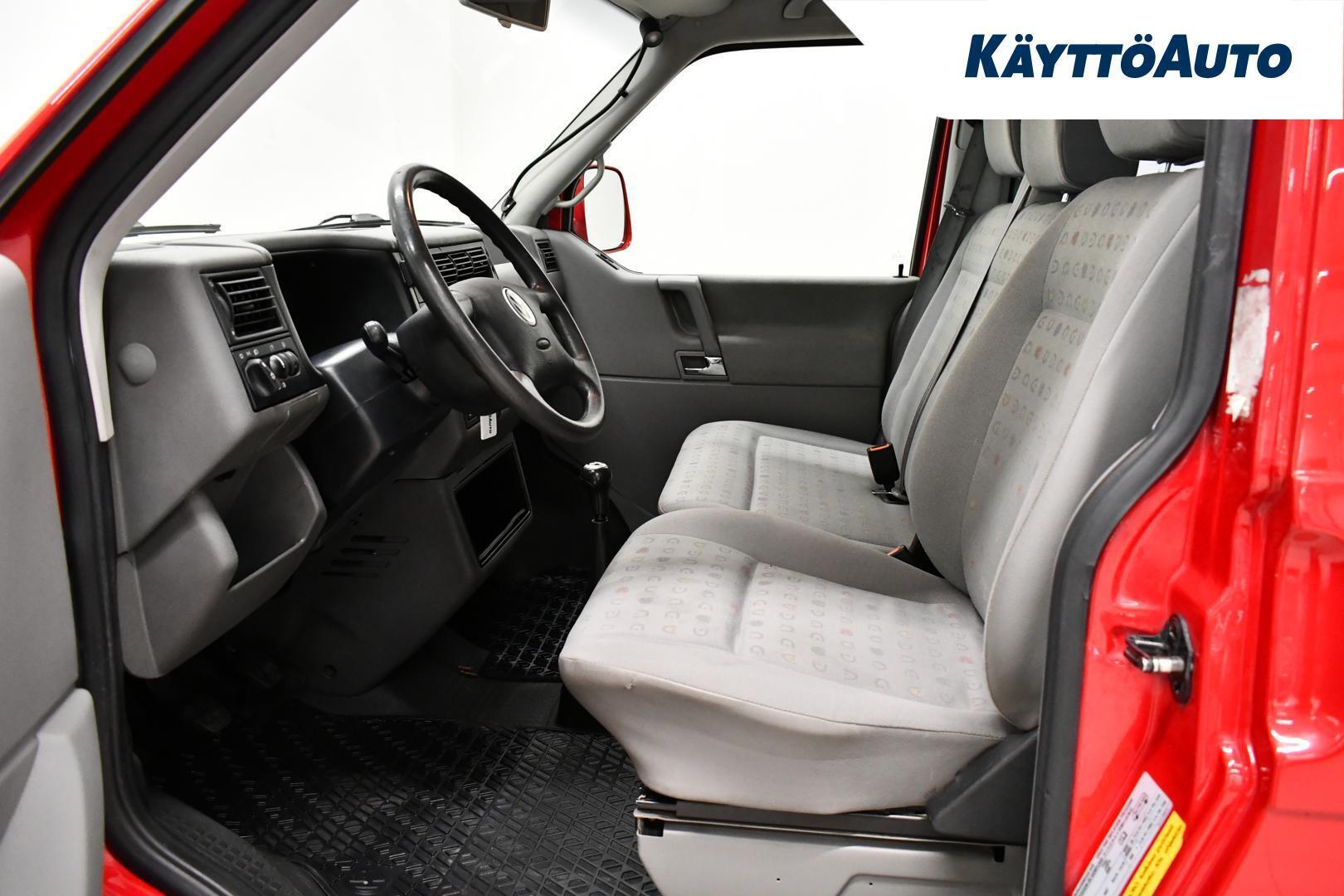 VOLKSWAGEN Caravelle 2002