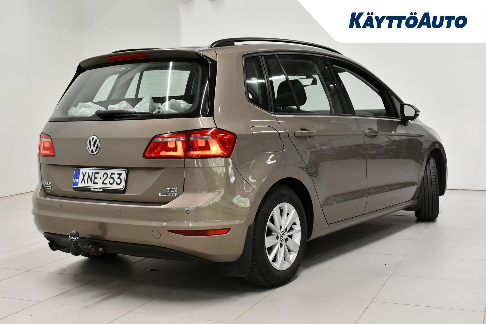 VOLKSWAGEN Golf Sportsvan 2015