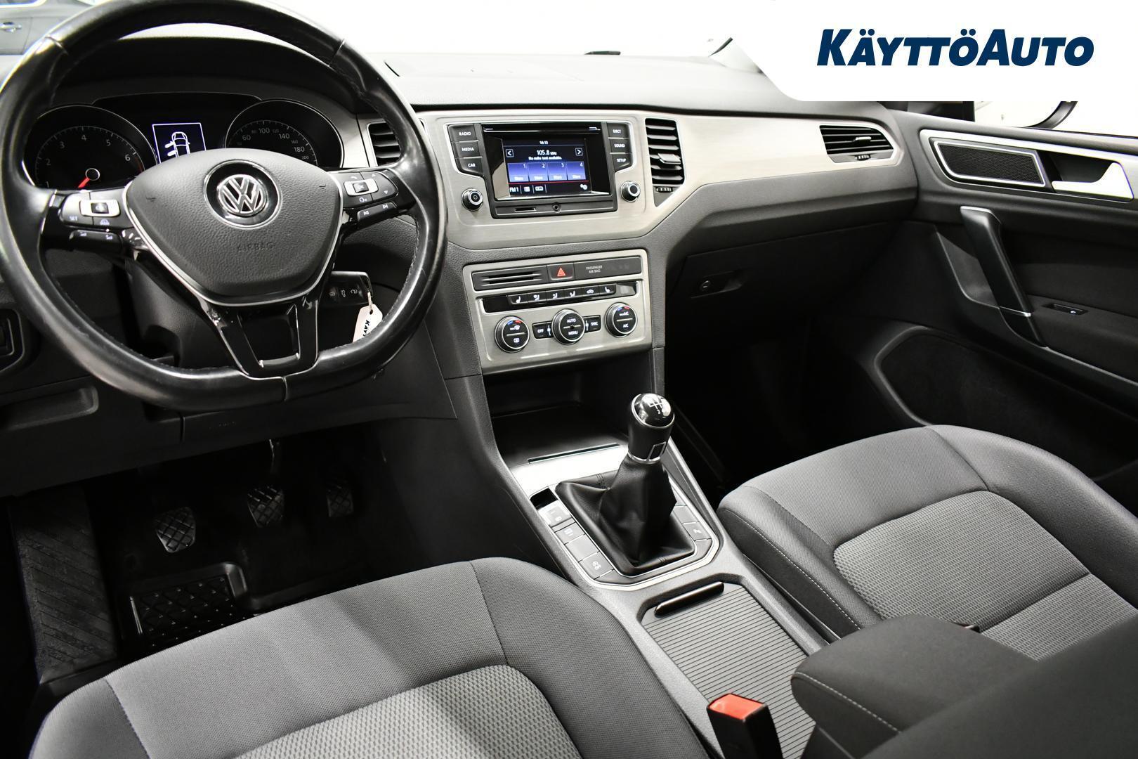 VOLKSWAGEN Golf Sportsvan 2015