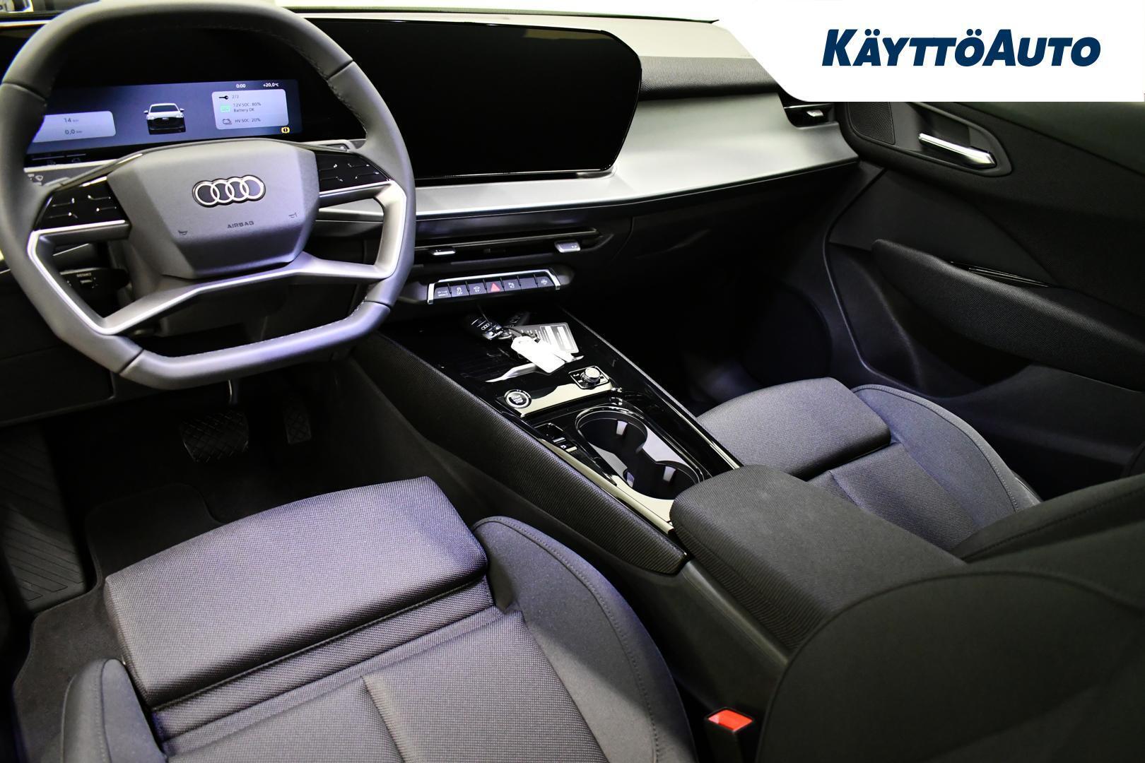 AUDI Q3 7