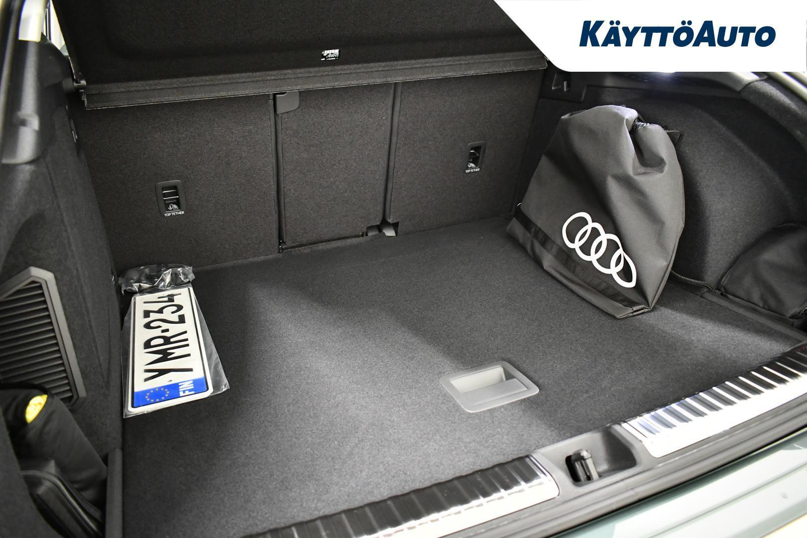 AUDI Q3 8