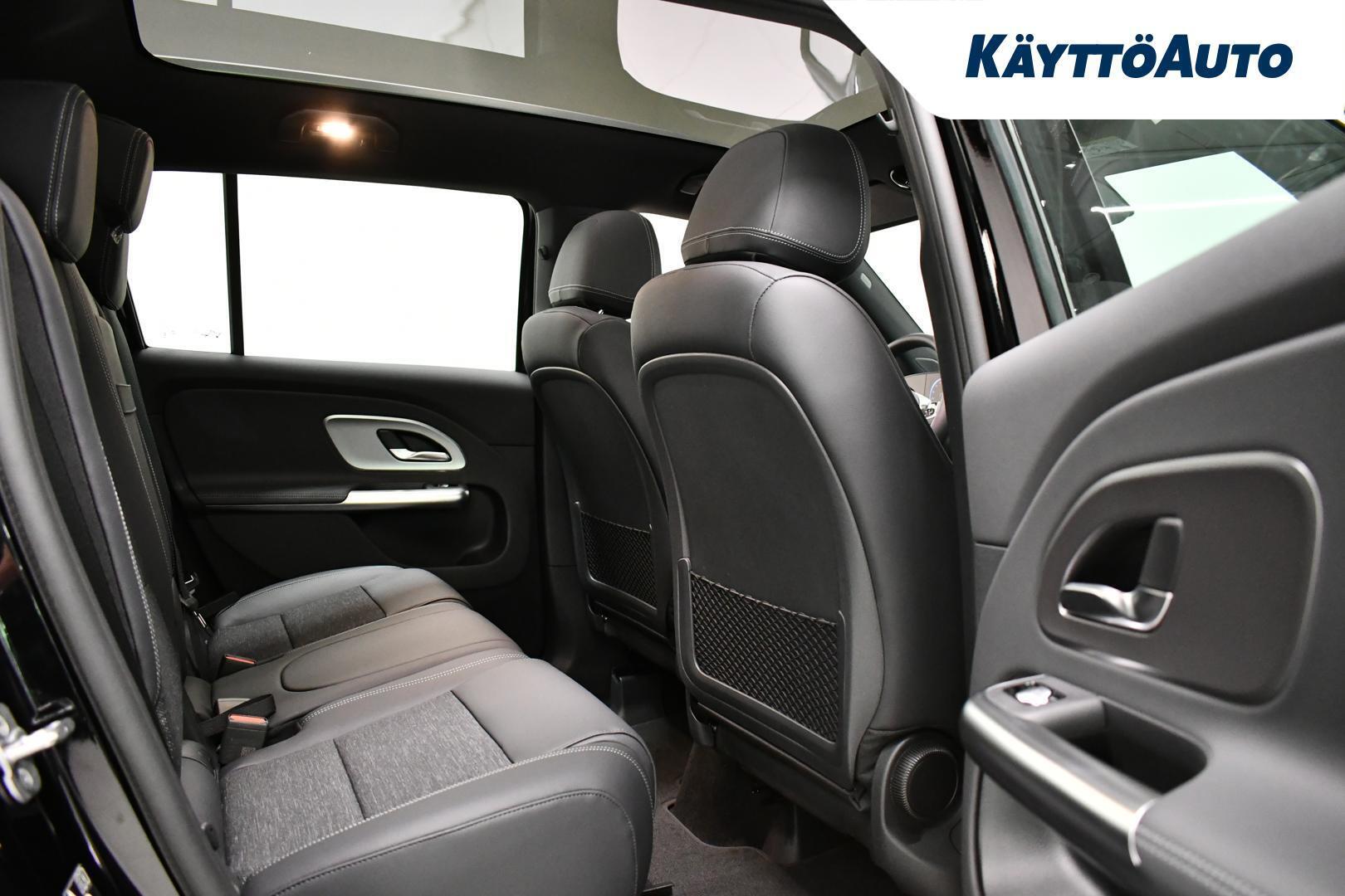 MERCEDES-BENZ GLB 2026