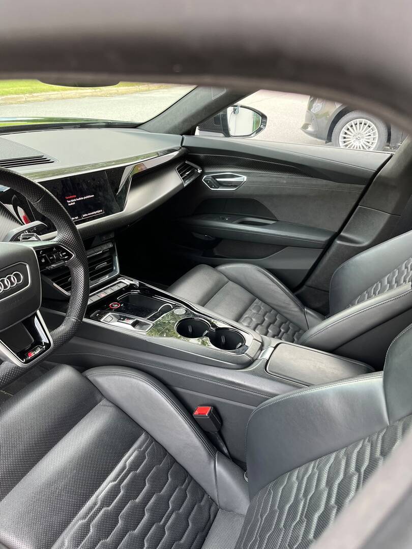 AUDI E-TRON GT RS 2021