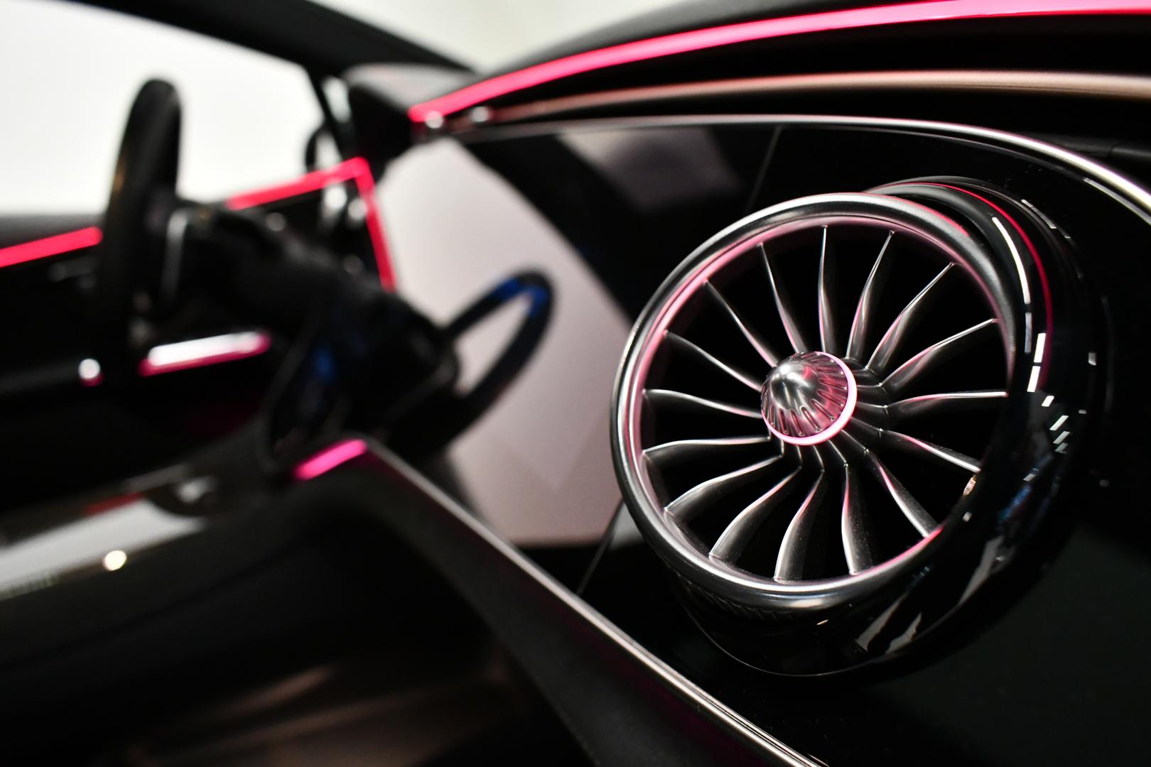 MERCEDES-BENZ EQE 2023