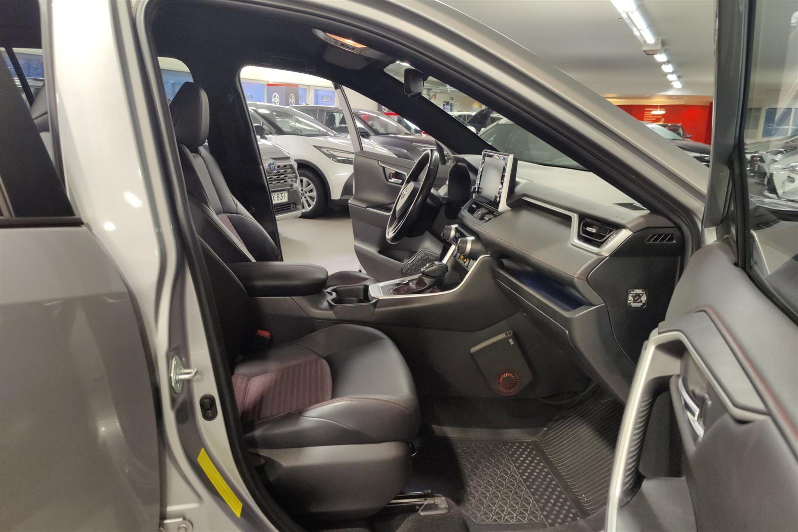 TOYOTA RAV4 Plug-in 2021