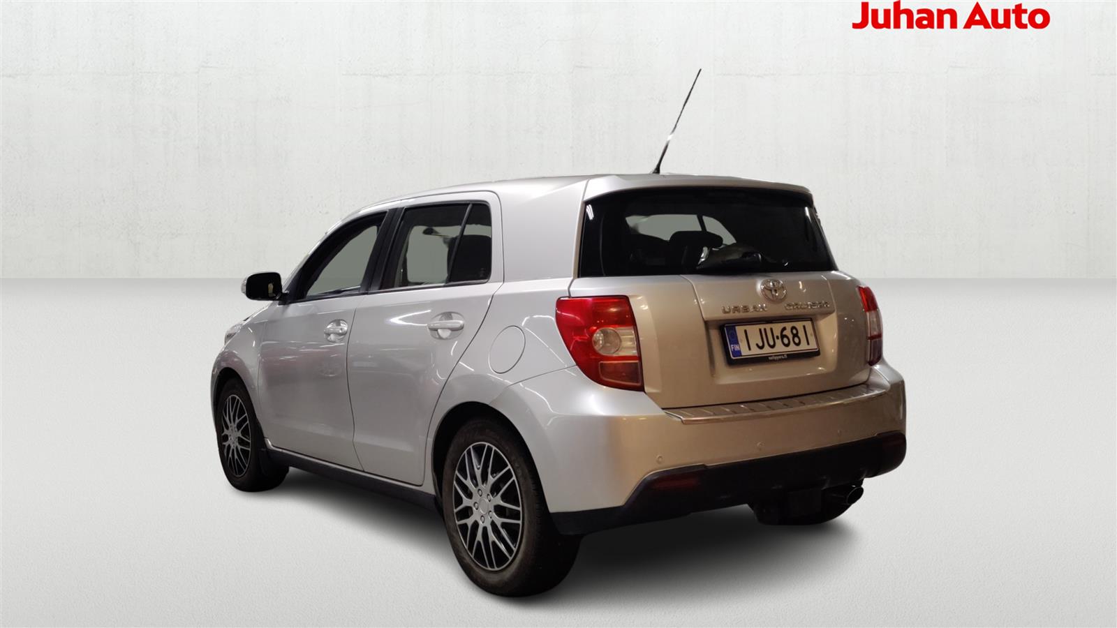 TOYOTA URBAN CRUISER 2011