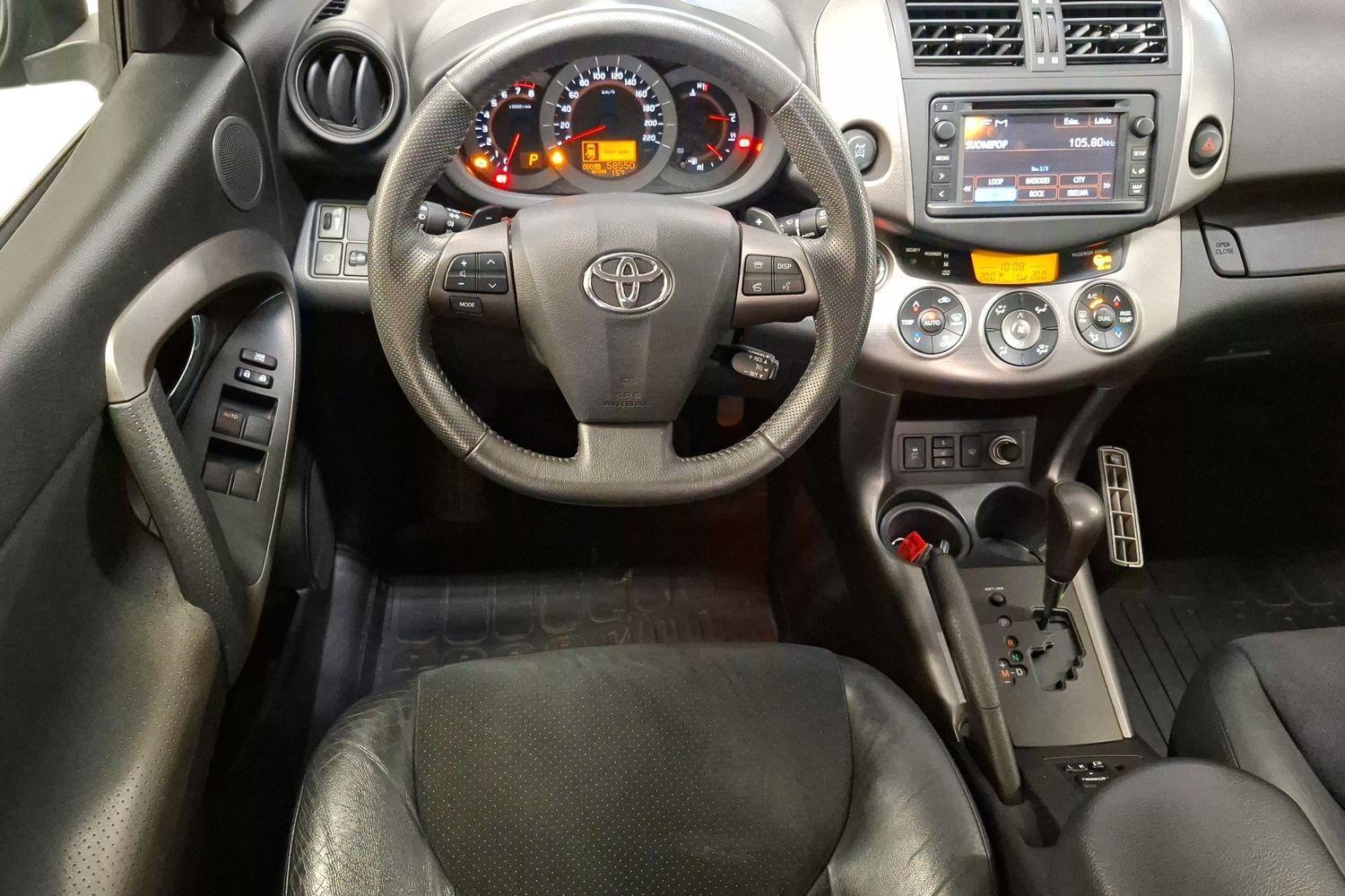 TOYOTA RAV4 2013