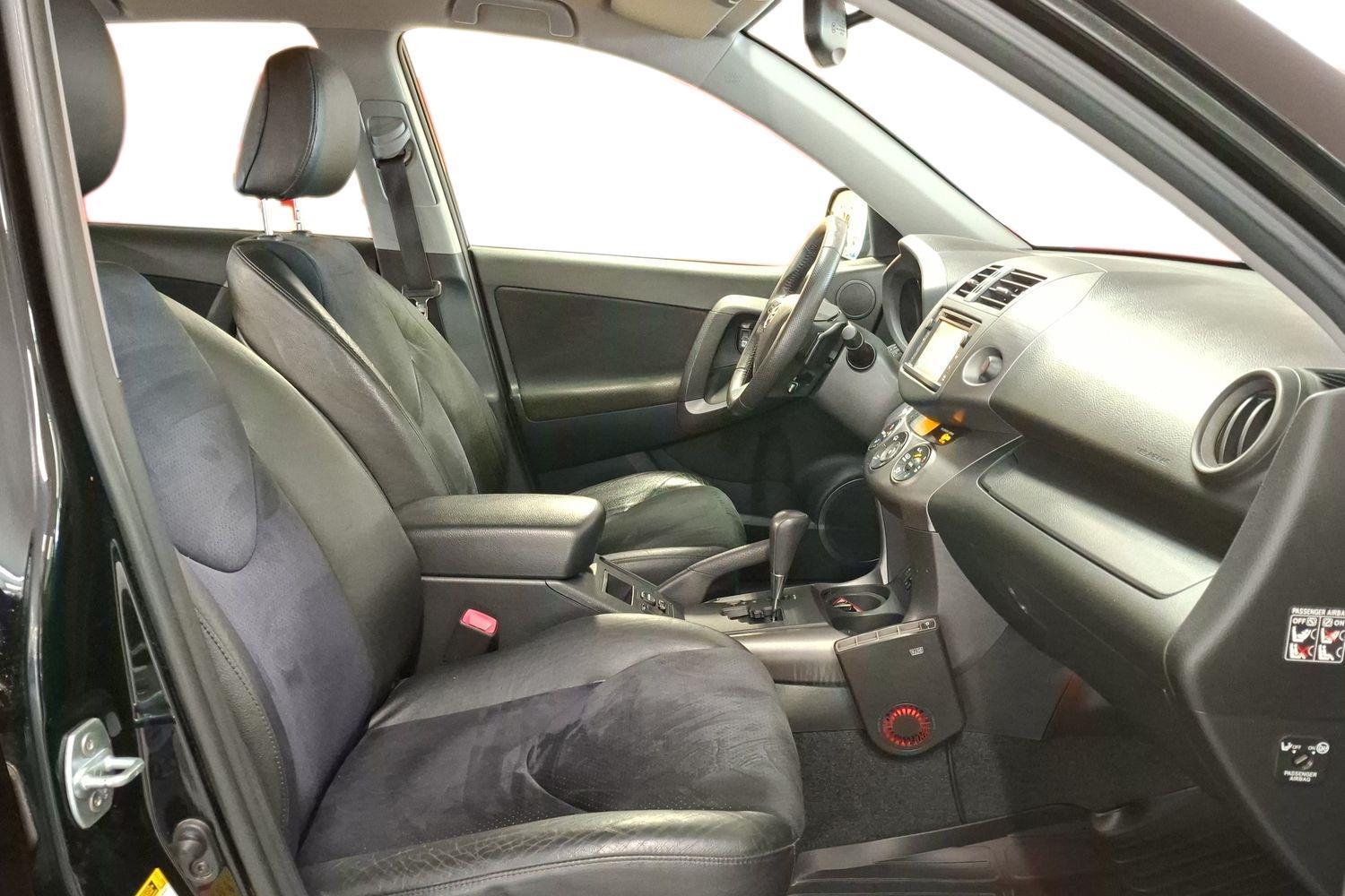 TOYOTA RAV4 2013