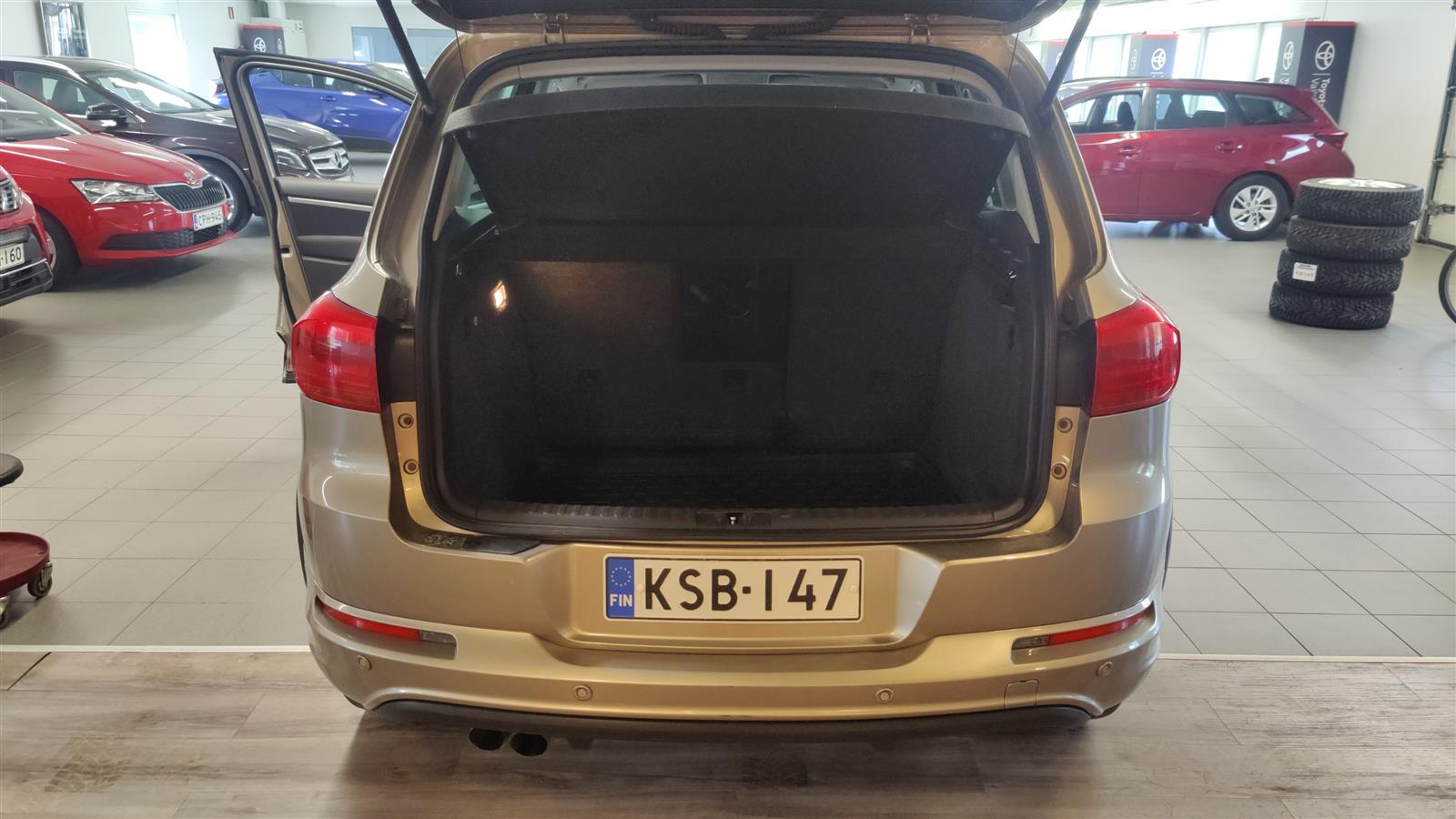 VOLKSWAGEN TIGUAN 2016