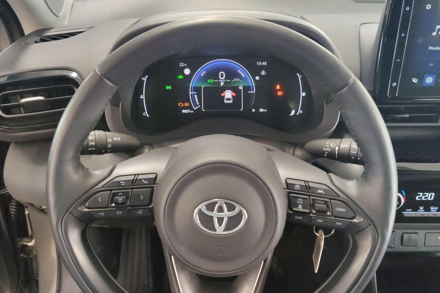 TOYOTA Yaris Cross 2025