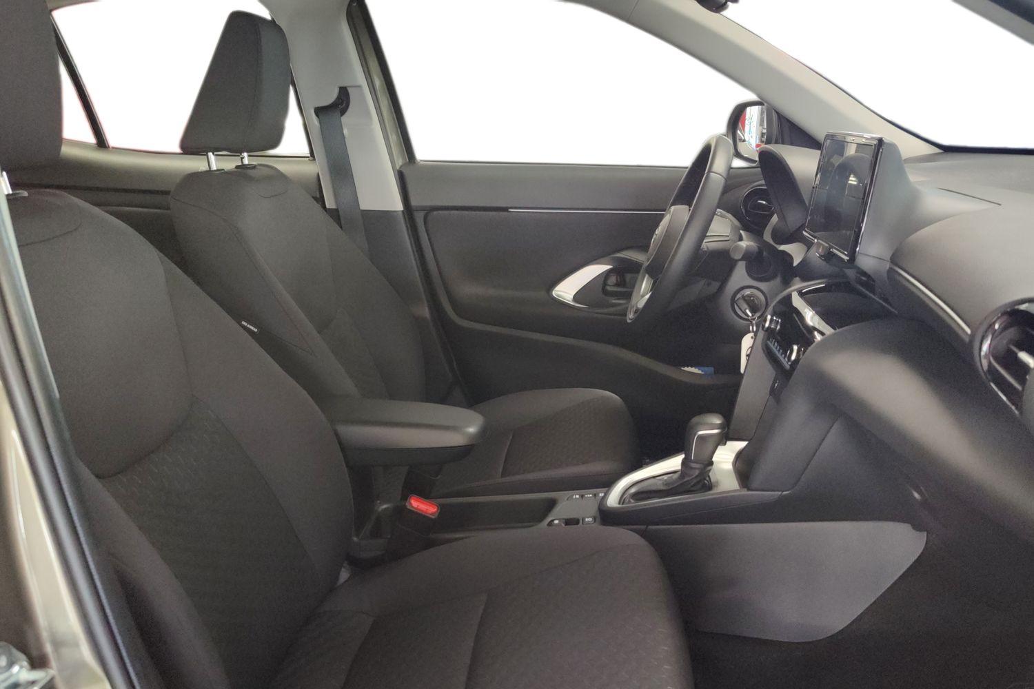 TOYOTA Yaris Cross 2025
