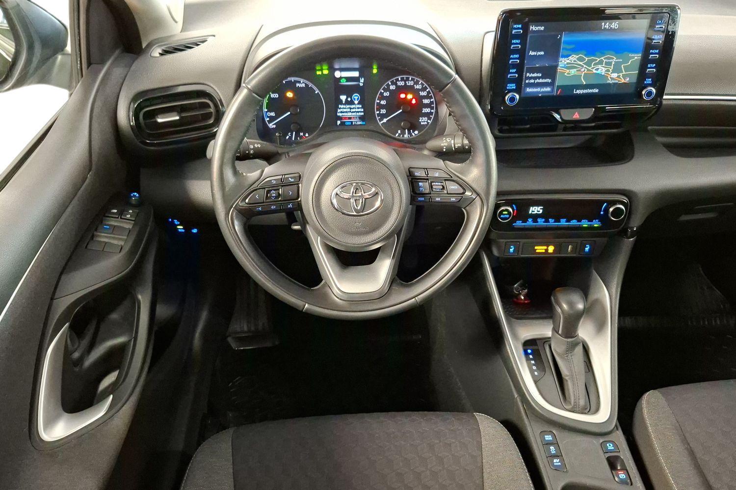 TOYOTA Yaris 2023