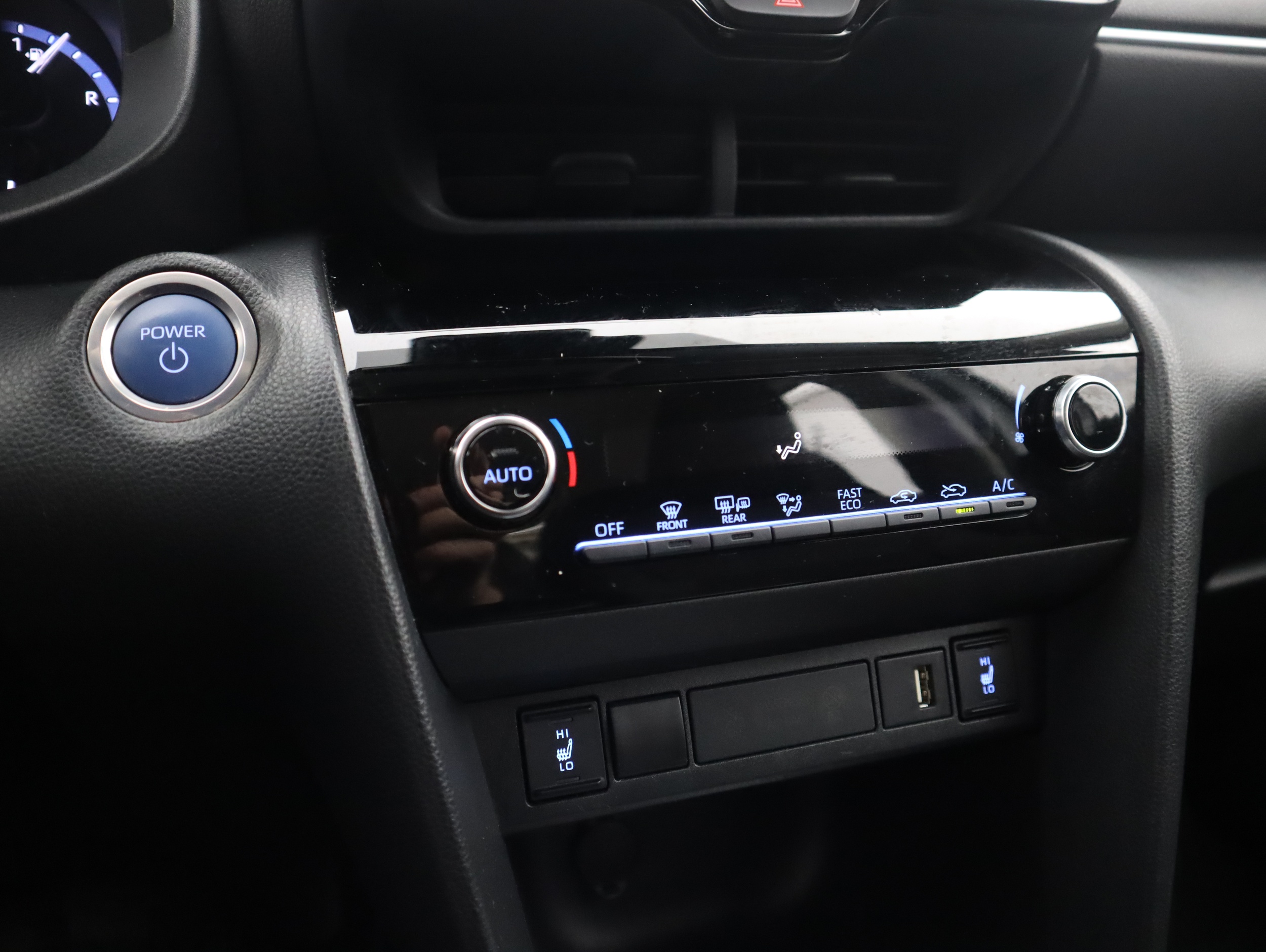 TOYOTA Yaris Cross 2023