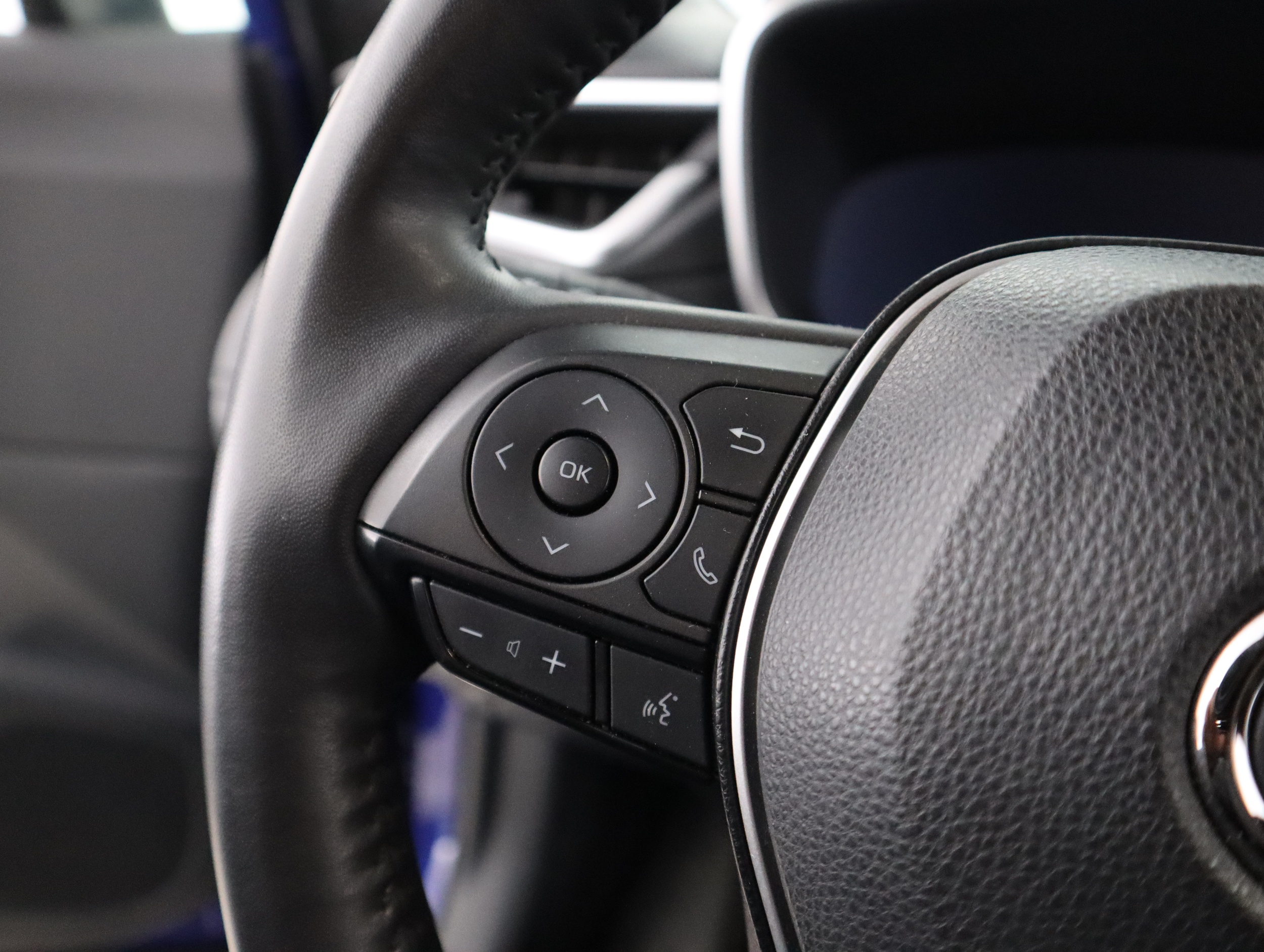 TOYOTA Corolla Cross 2024