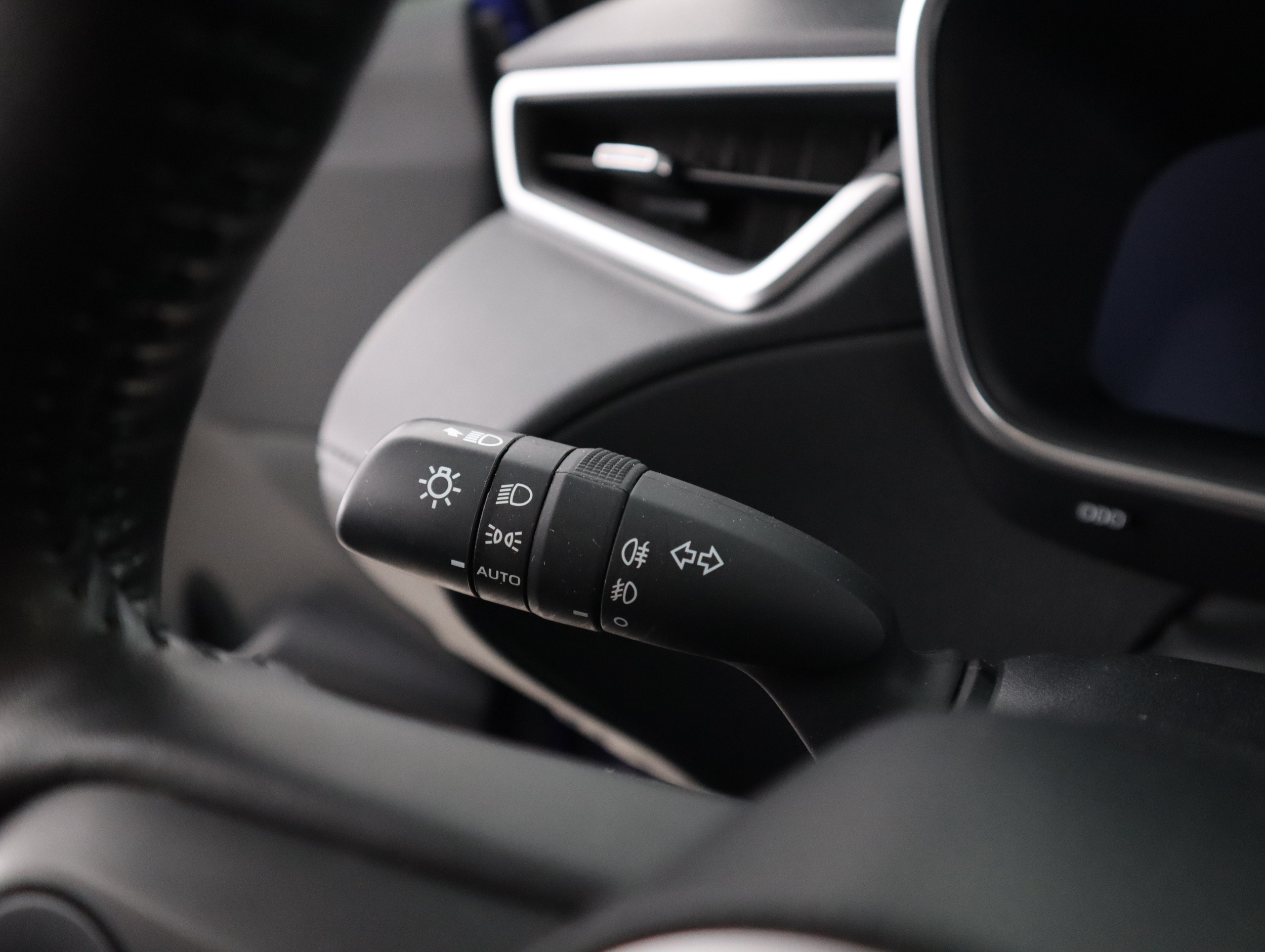 TOYOTA Corolla Cross 2024