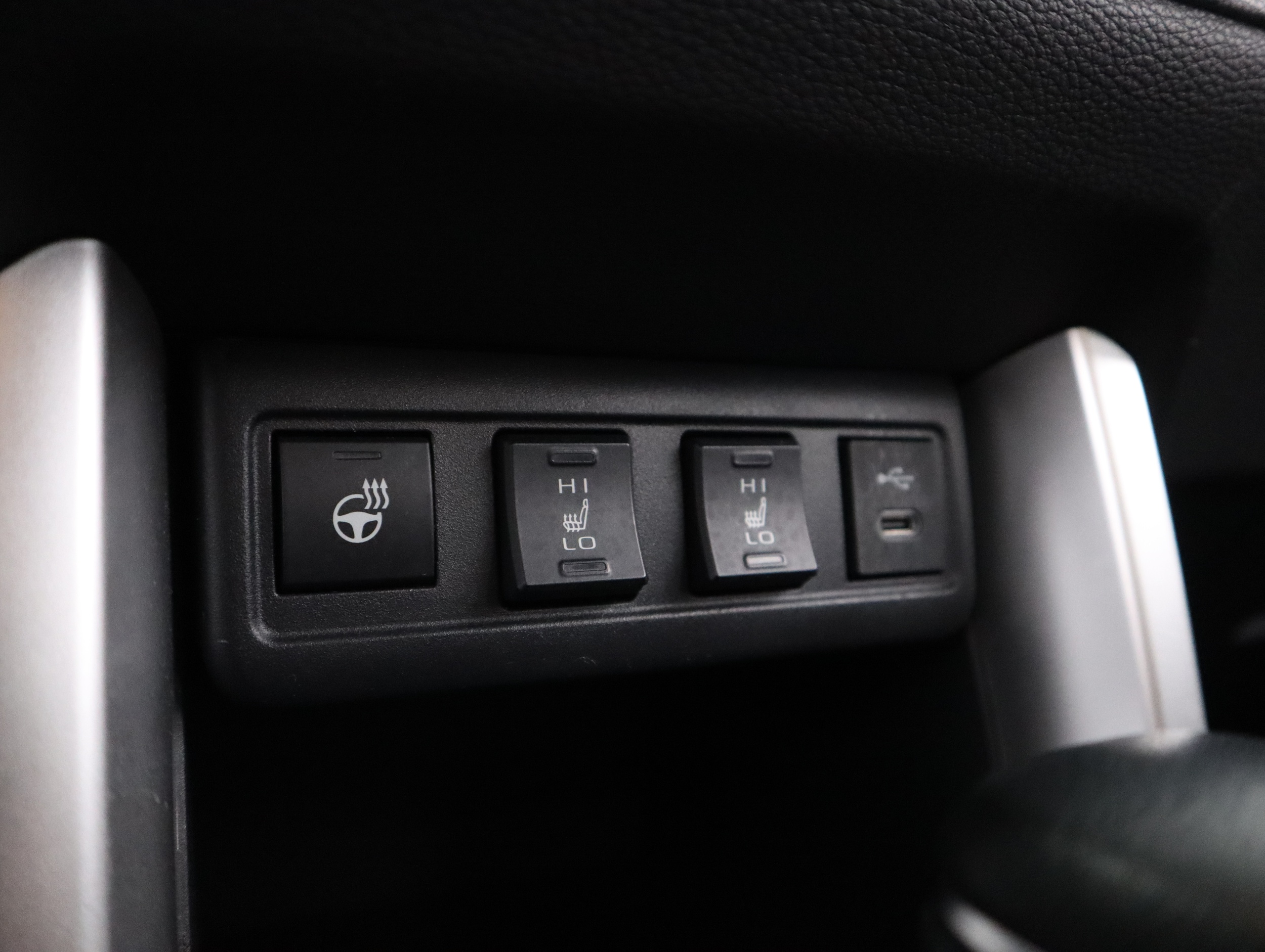 TOYOTA Corolla Cross 2024