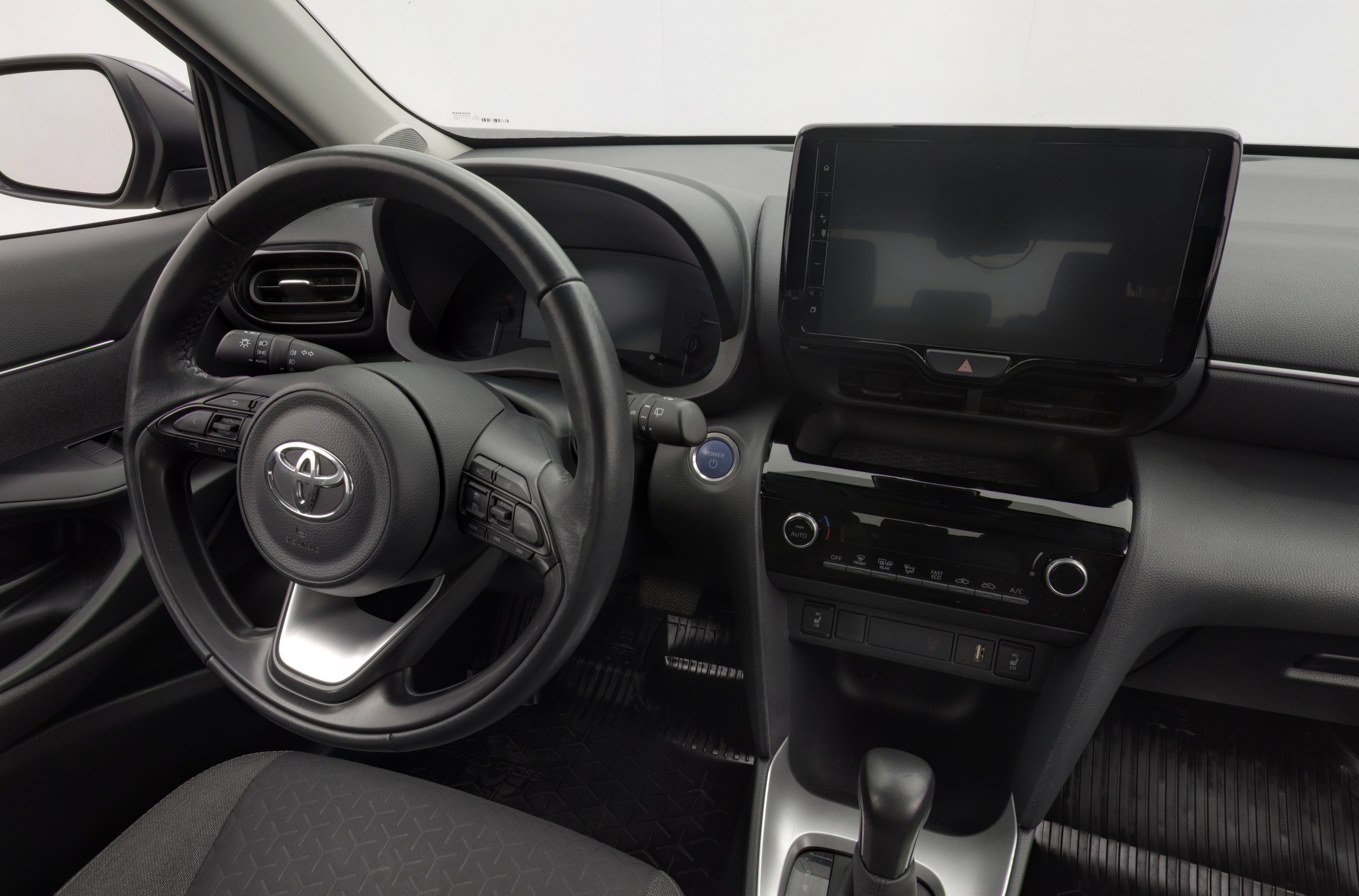 TOYOTA Yaris Cross 2023