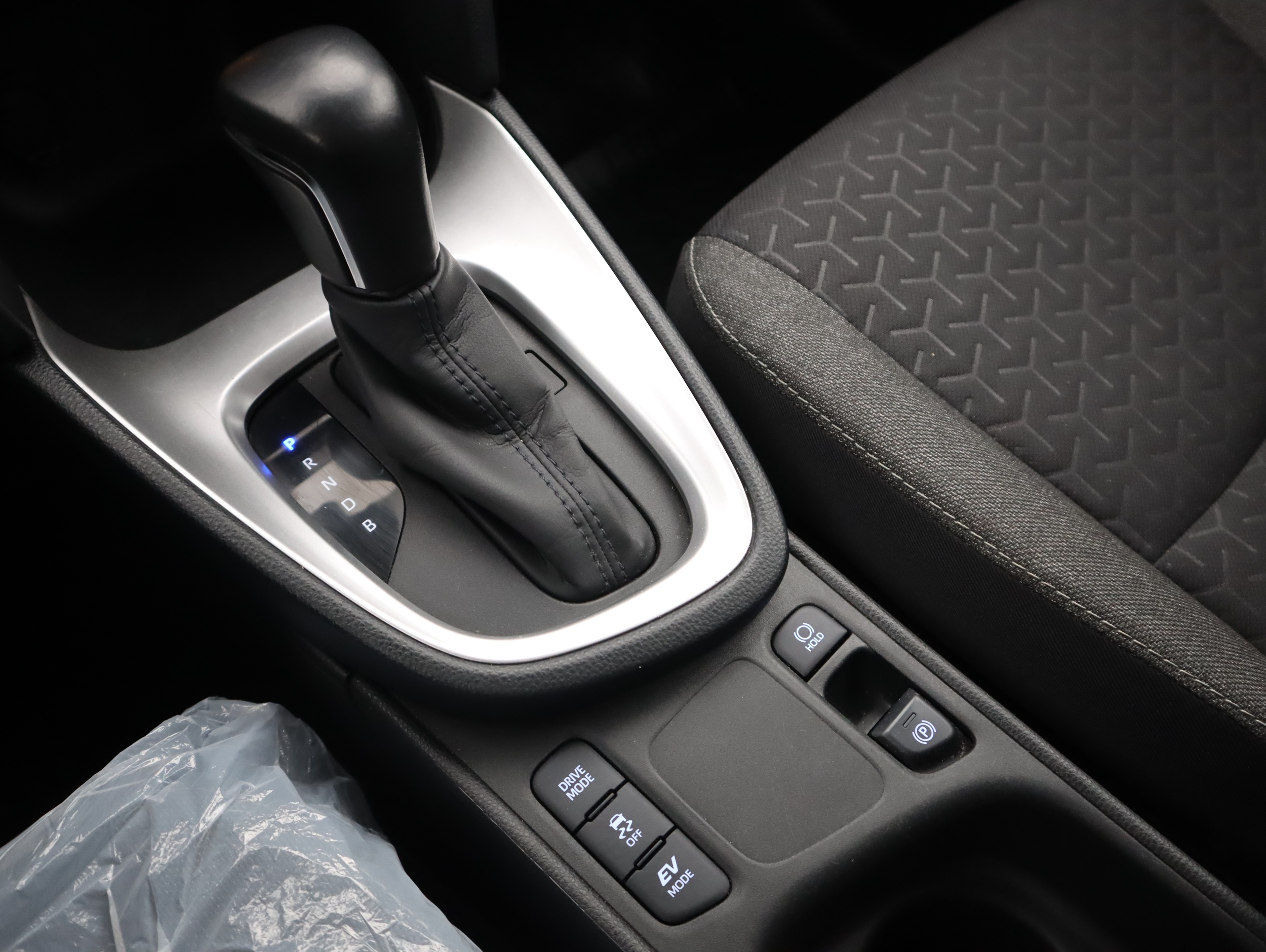 TOYOTA Yaris Cross 2023