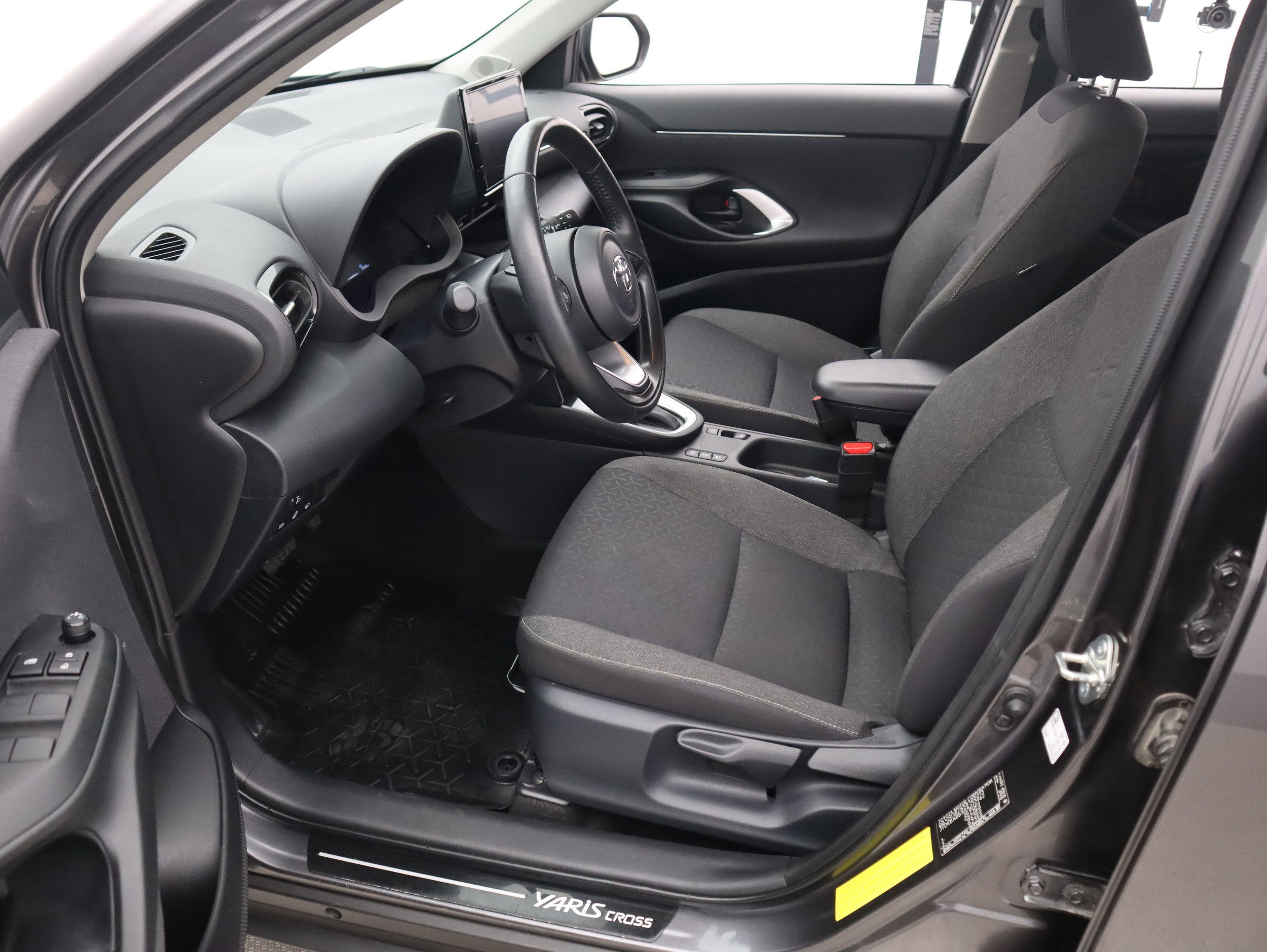 TOYOTA Yaris Cross 2023