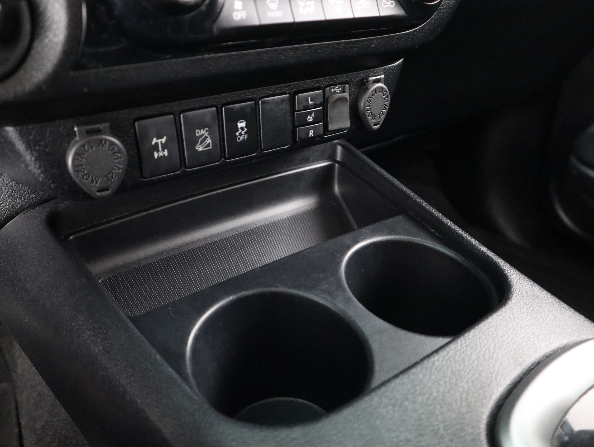 TOYOTA Hilux 2020