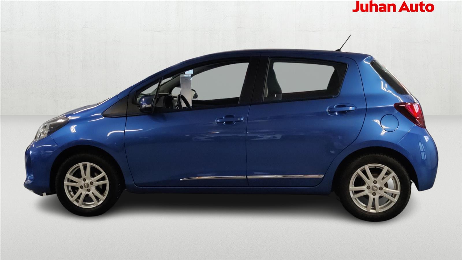 TOYOTA Yaris 2015