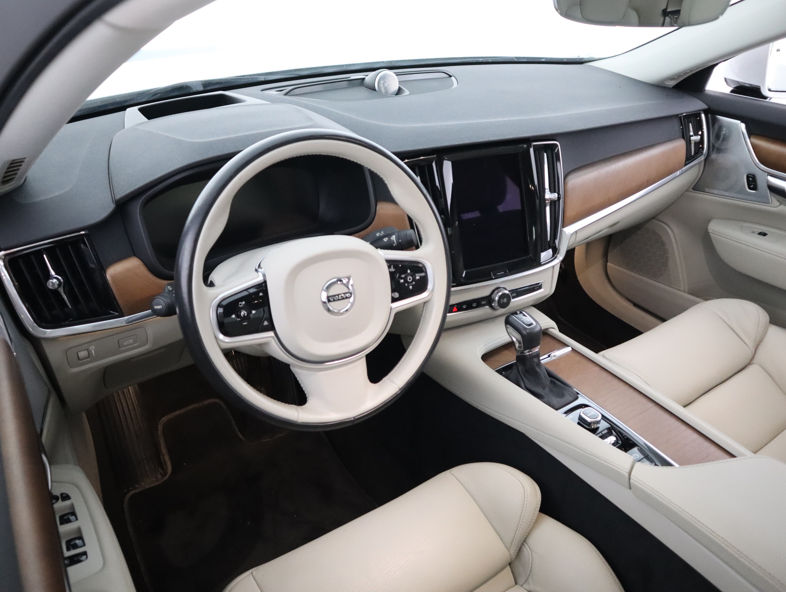 VOLVO S90 2017